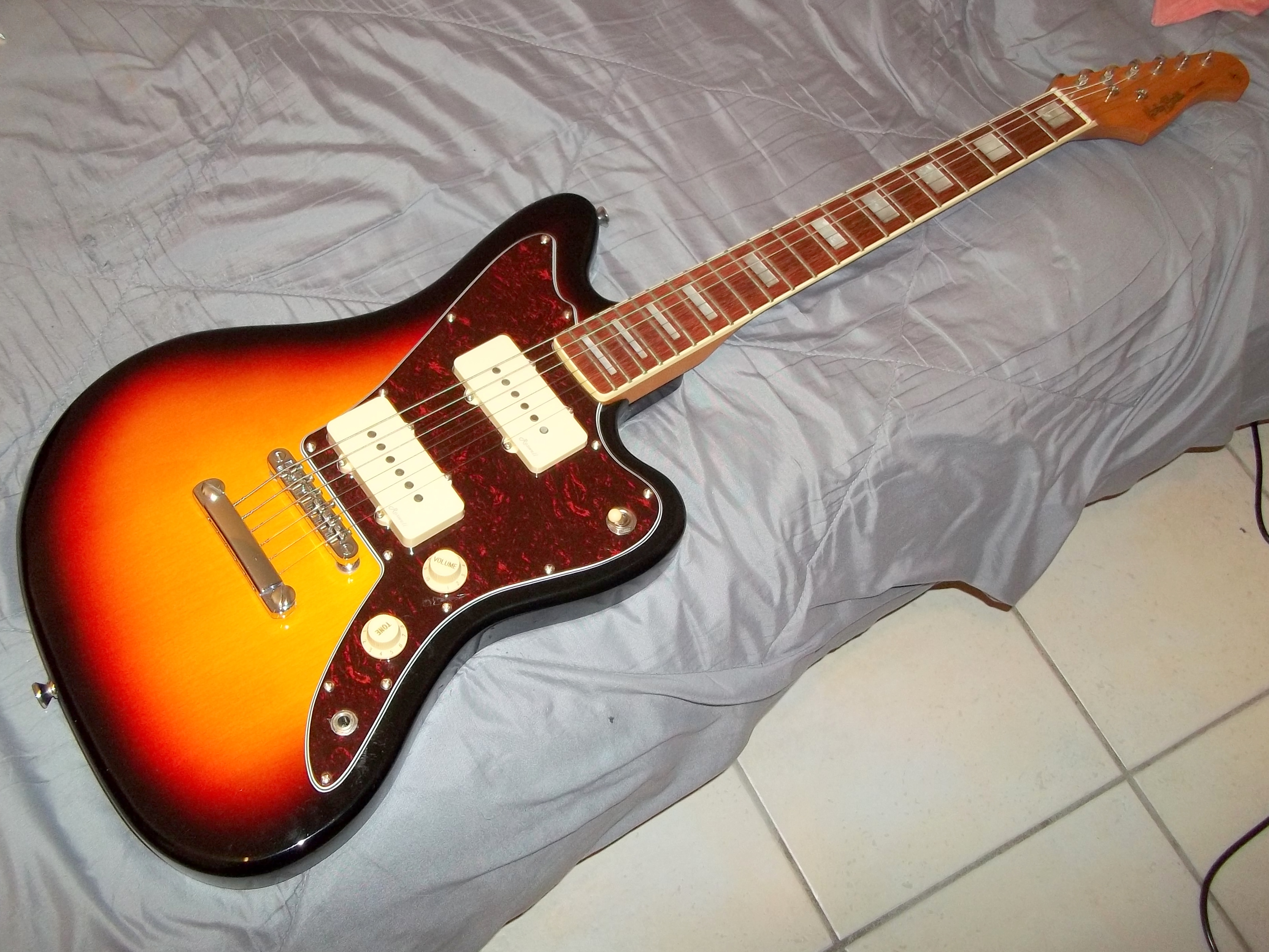 Harley Benton JA-60SB + housse thomann jazzmaster