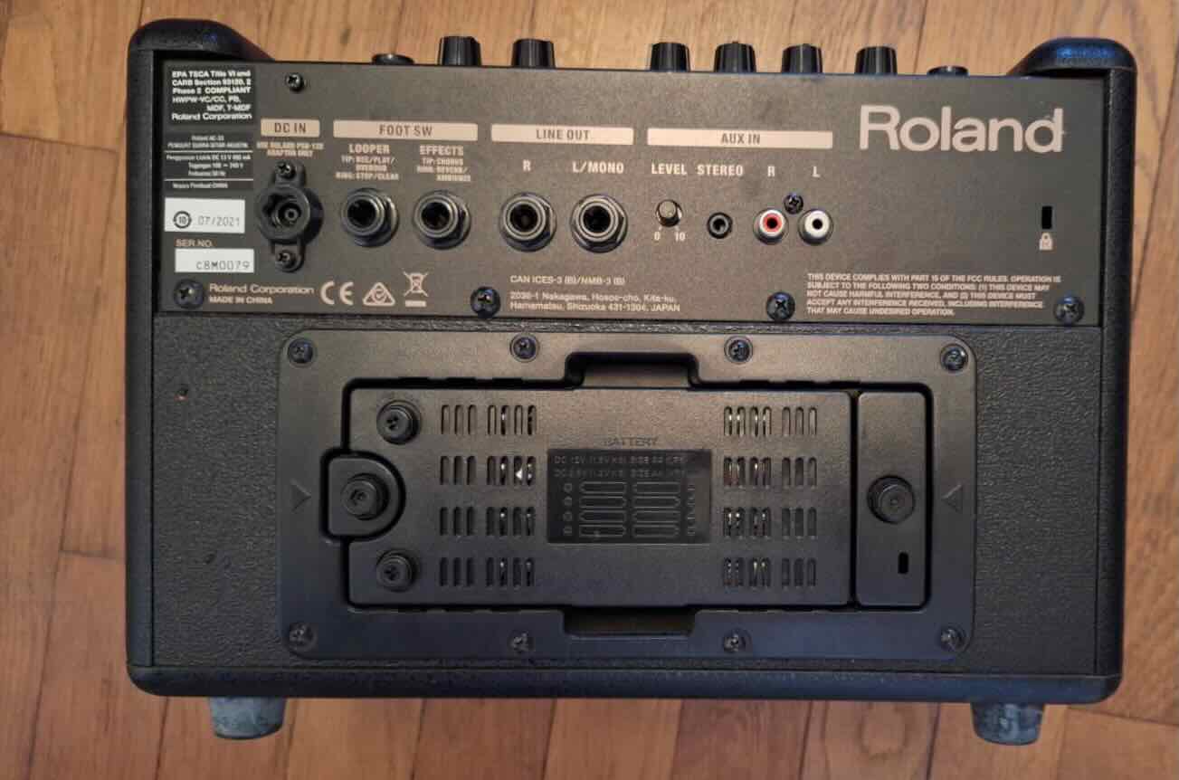 Vends      Amplis guitares électro-acoustiques Roland Modèle : AC-33   