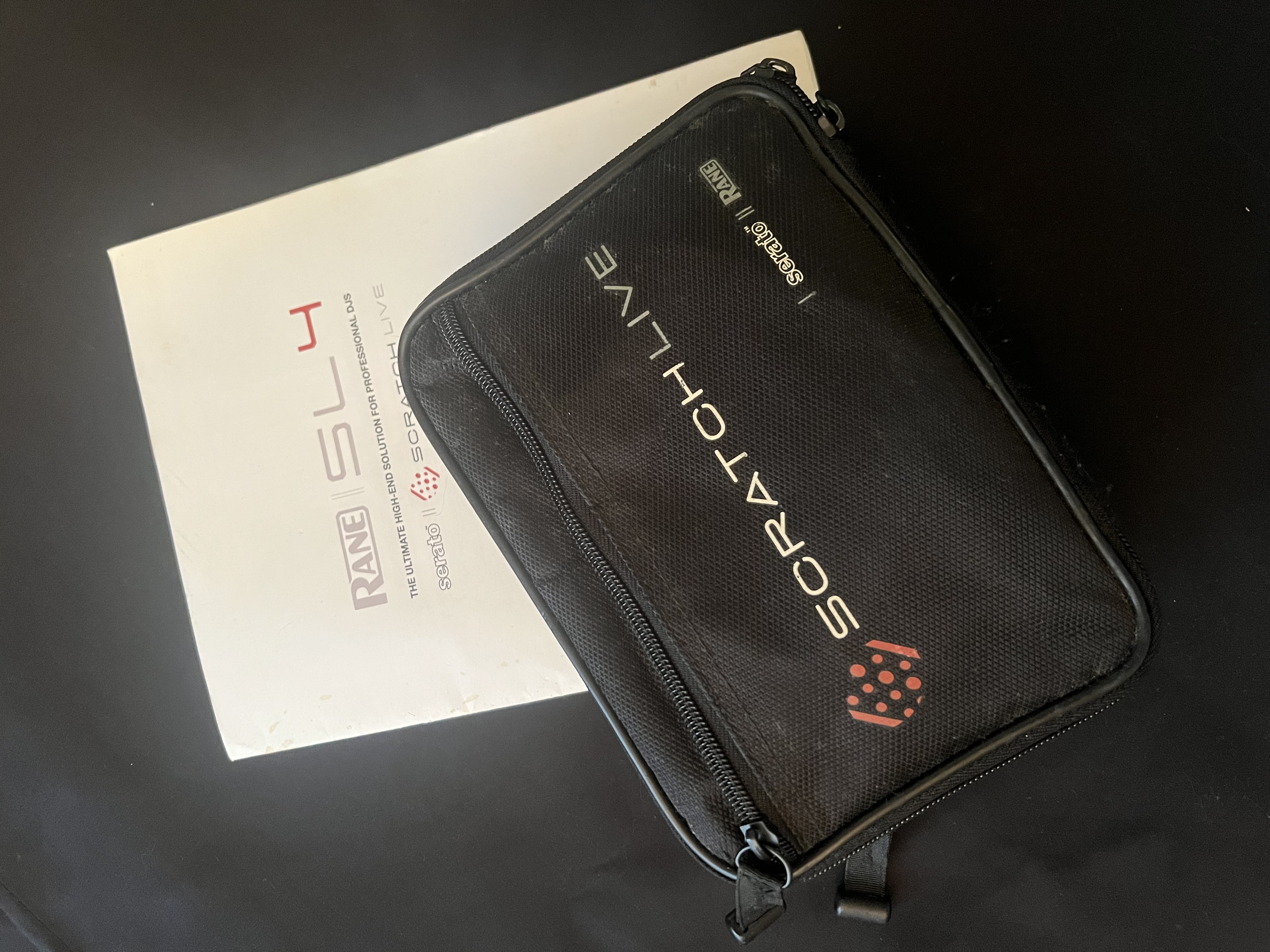 Serato SL4 + housse + câble usb + 2 x 2 CD de contrôle 