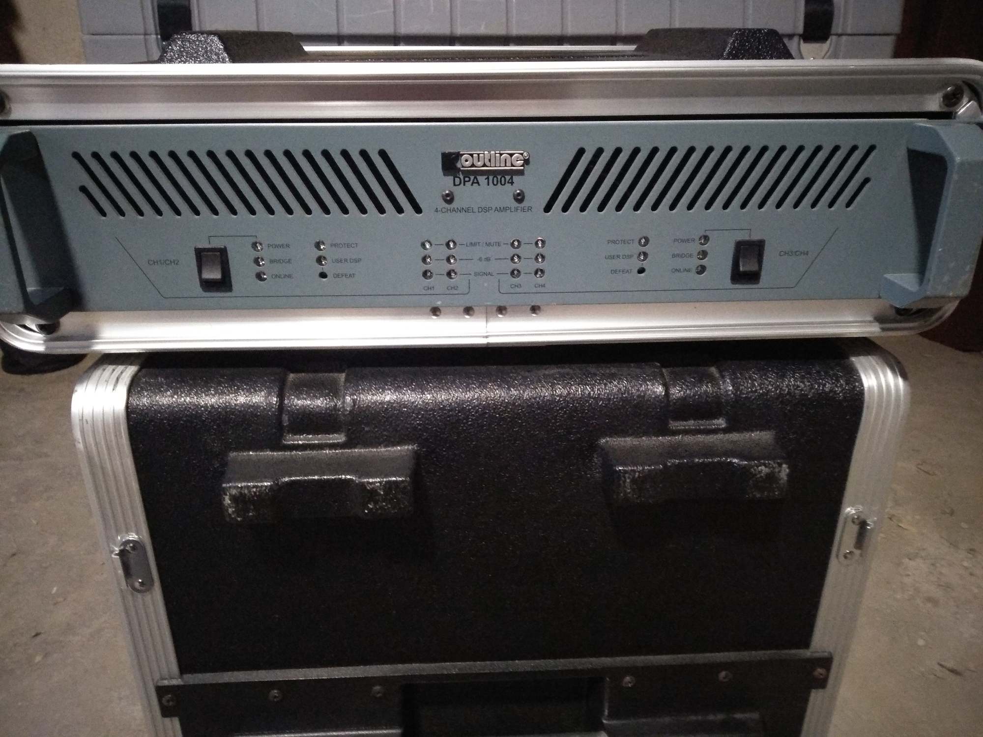 Ampli 4 canaux Outline