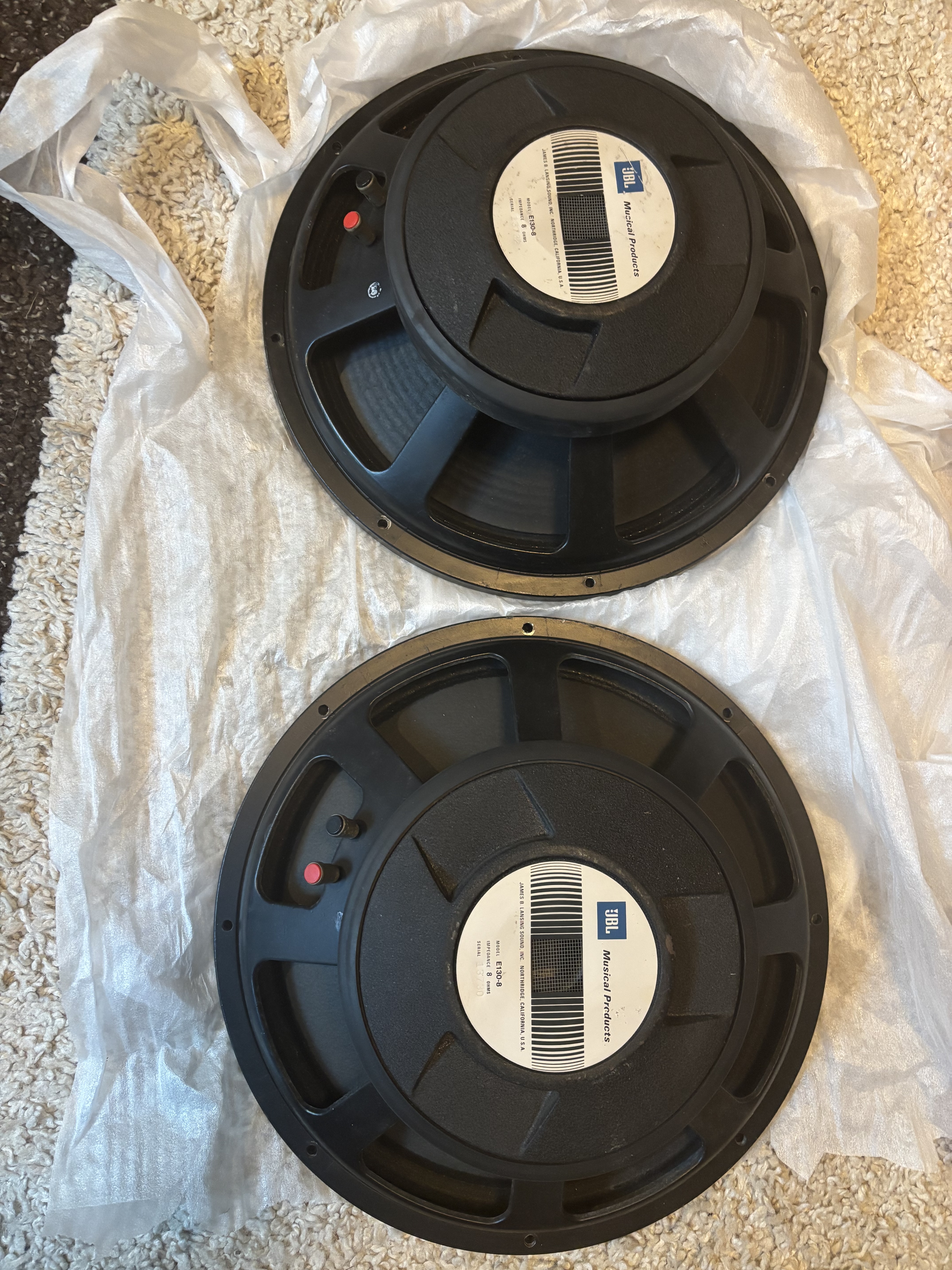 Vends deux haut parleurs 38cm JBL E-130-8