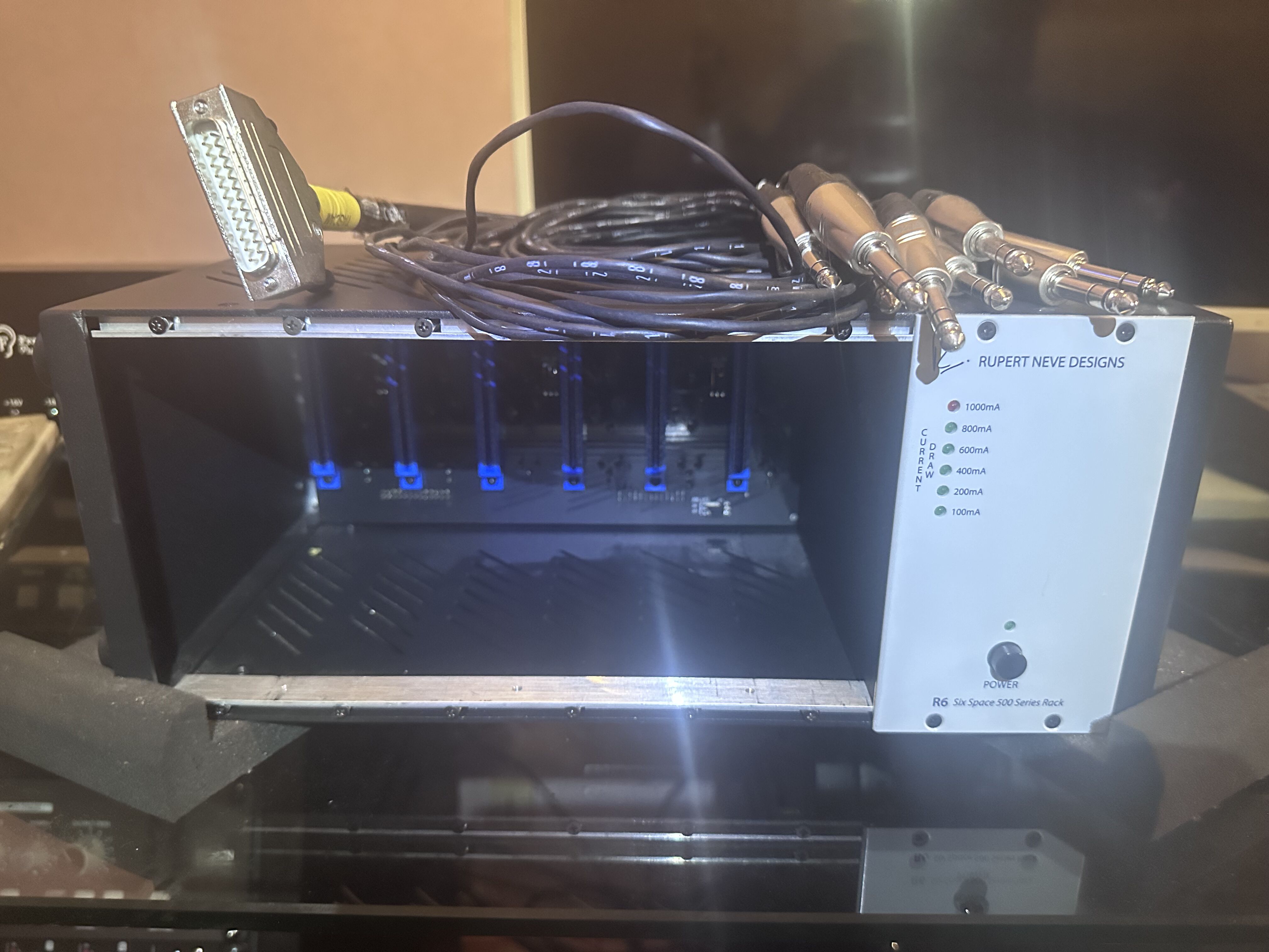 Vends Rupert Neve Designs R6 avec multipaire. 