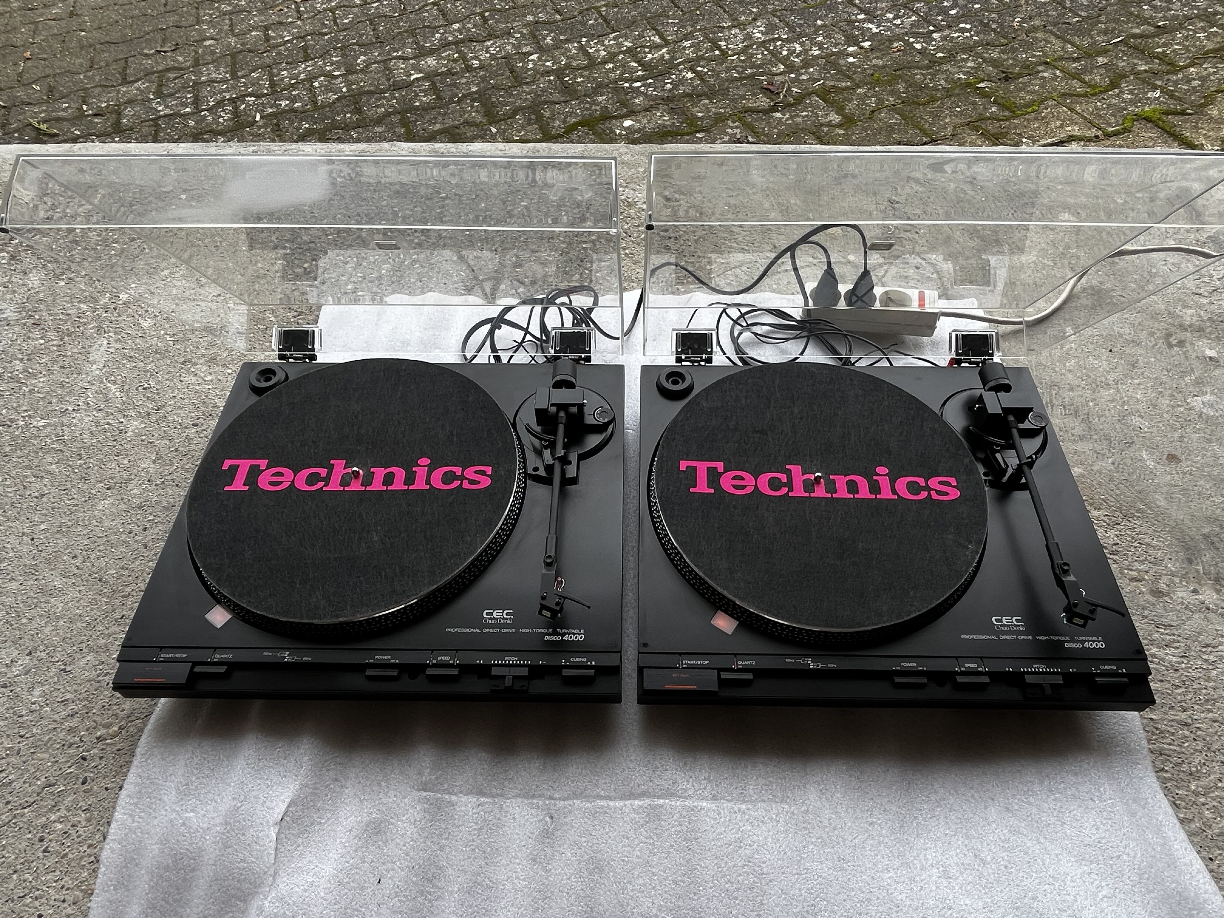 Vends 2 platines phono CEC 4000 Disco