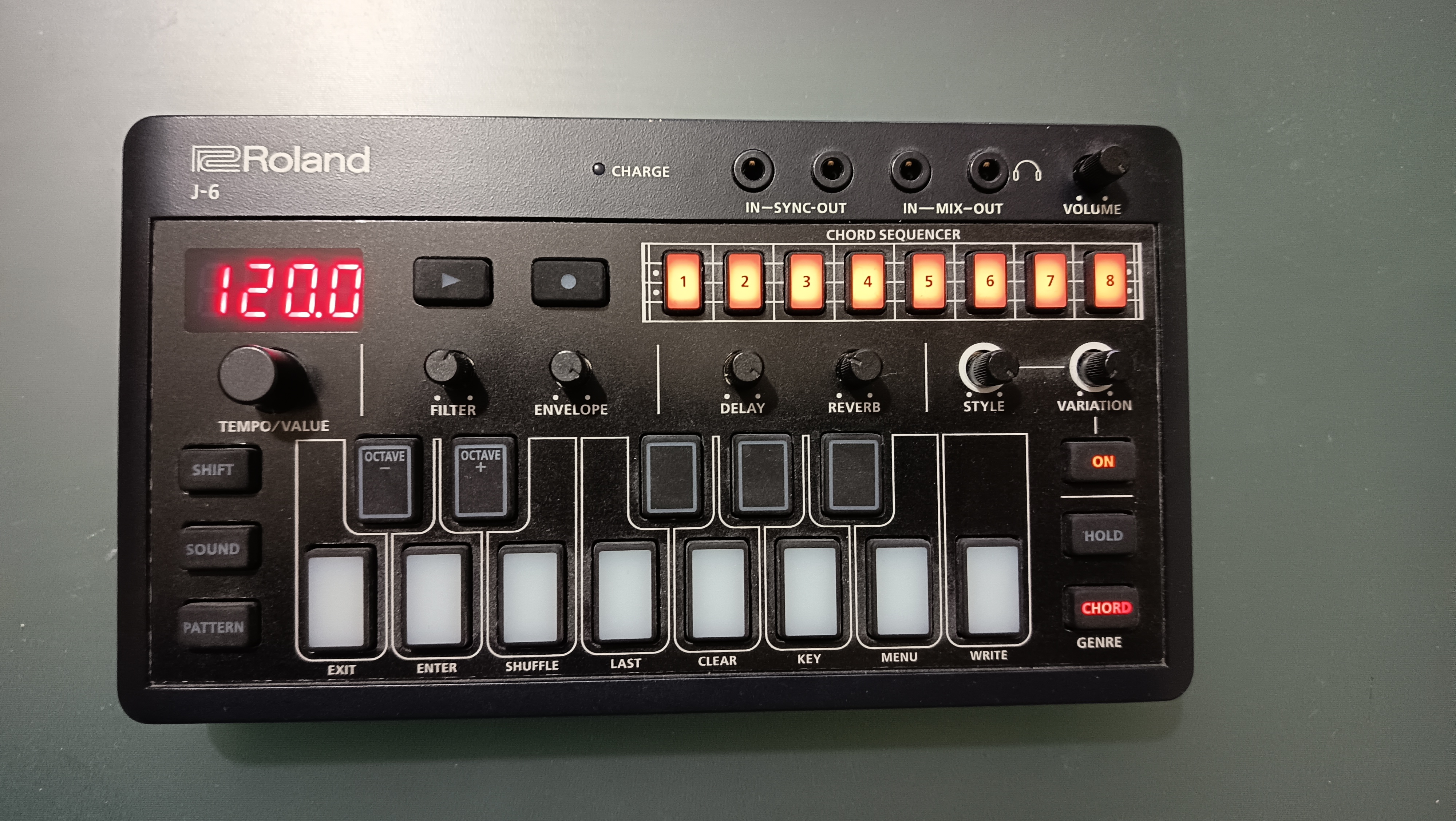 Vend Roland J-6
