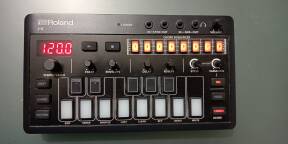 Vend Roland J-6