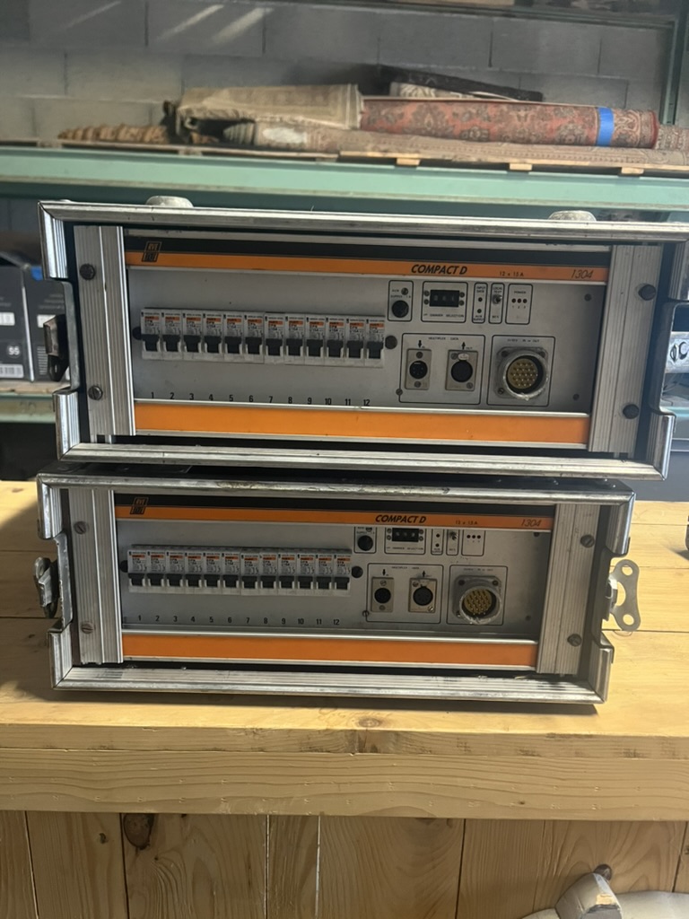 2 gradateurs DMX 12x3KW RVE COMPACT D