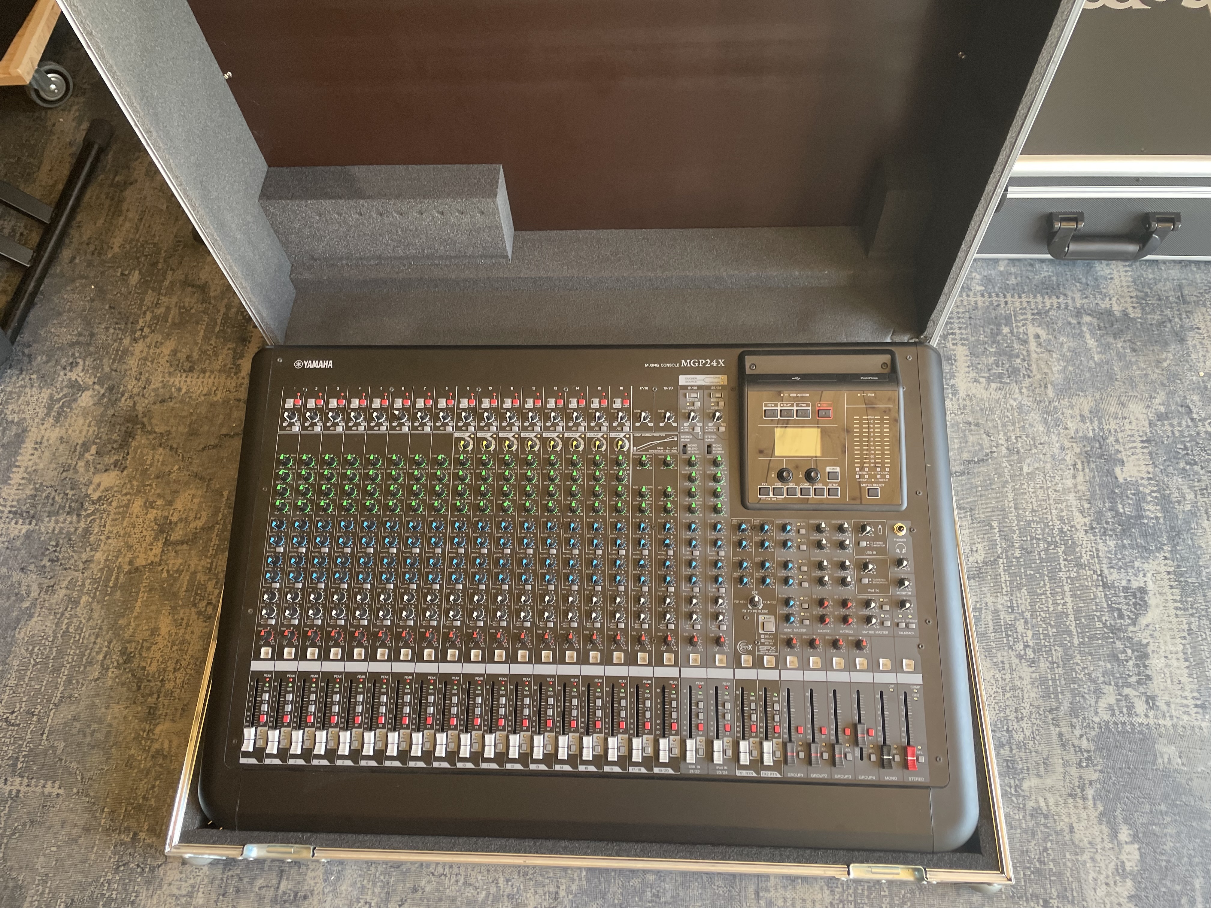 MGP24X et son Flycase 