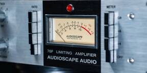 Le meilleur clone de 1176 on da market