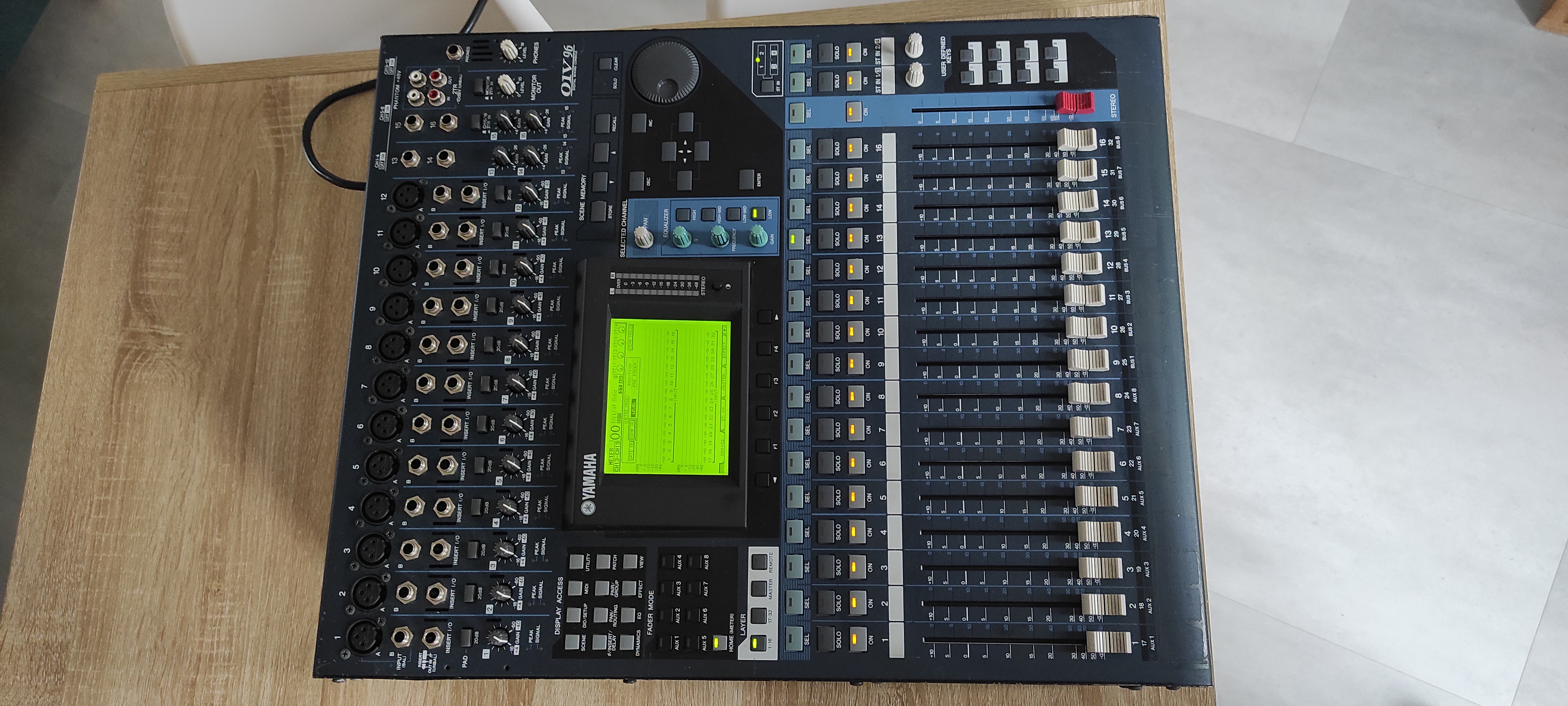 01v96 V2 faders révisés 