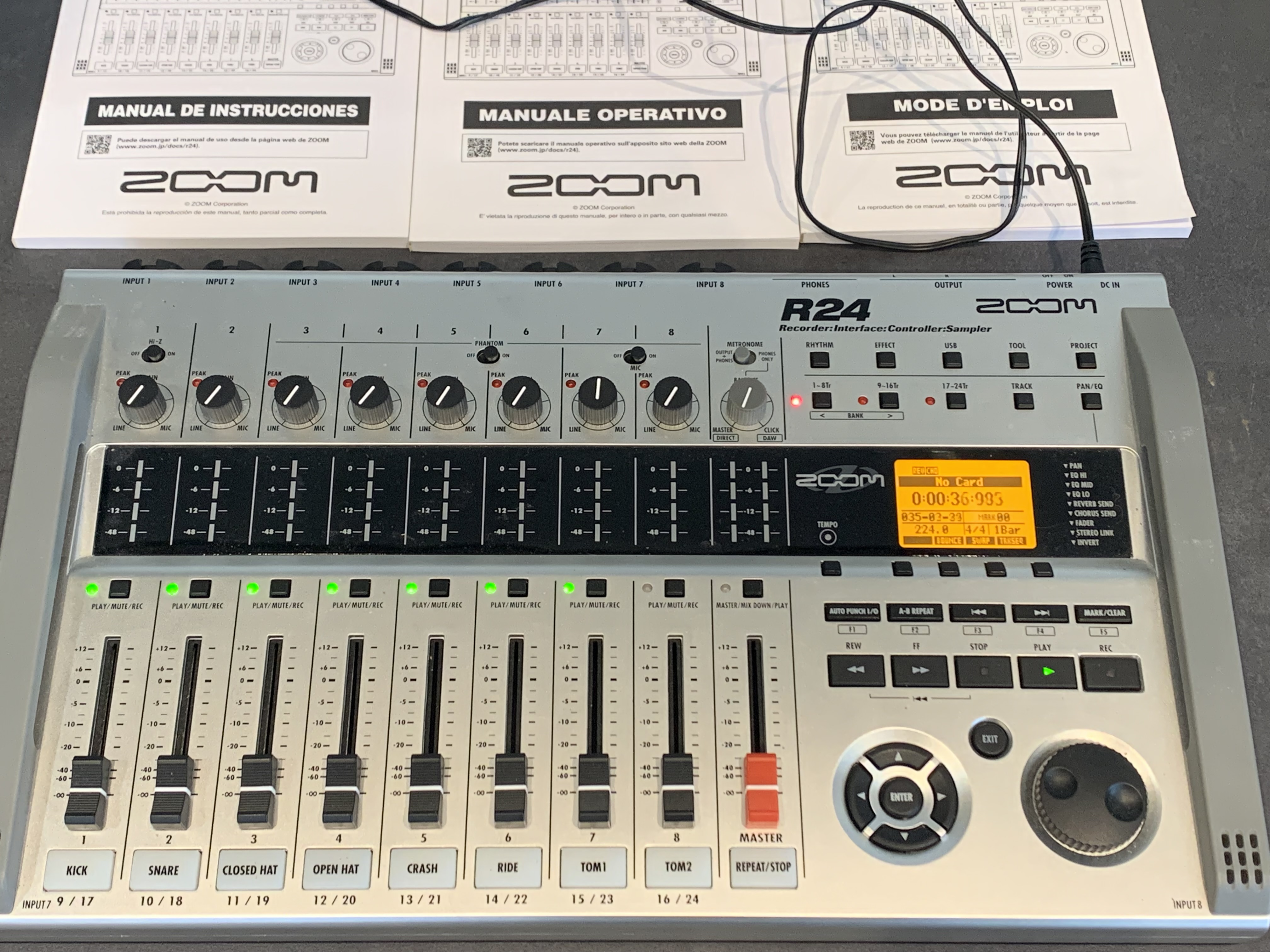 Vends enregistreur multipiste Zoom R24