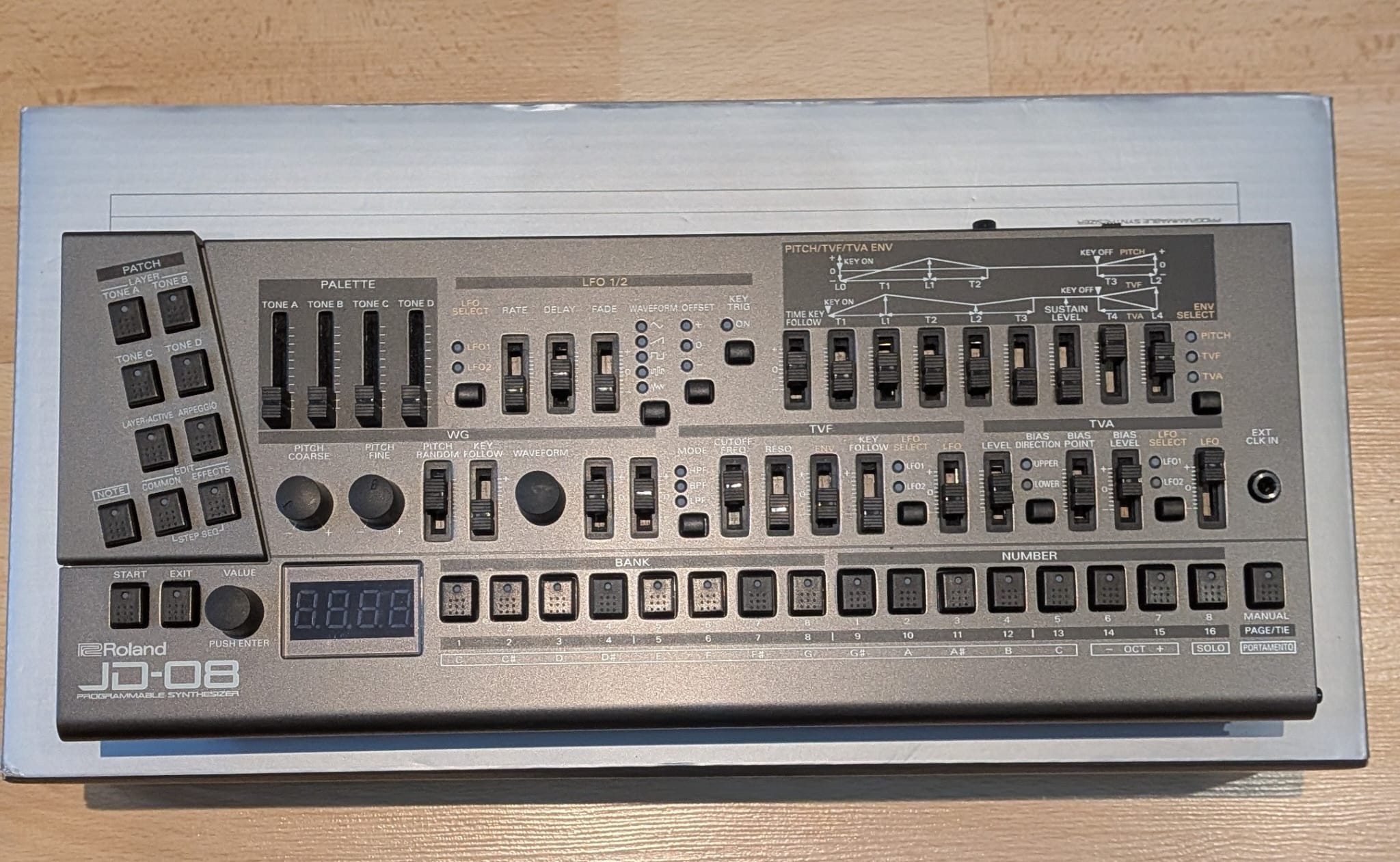 Vends JD-08 Roland