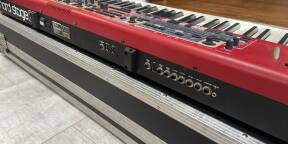 Nord stage 2 avec son flight case
