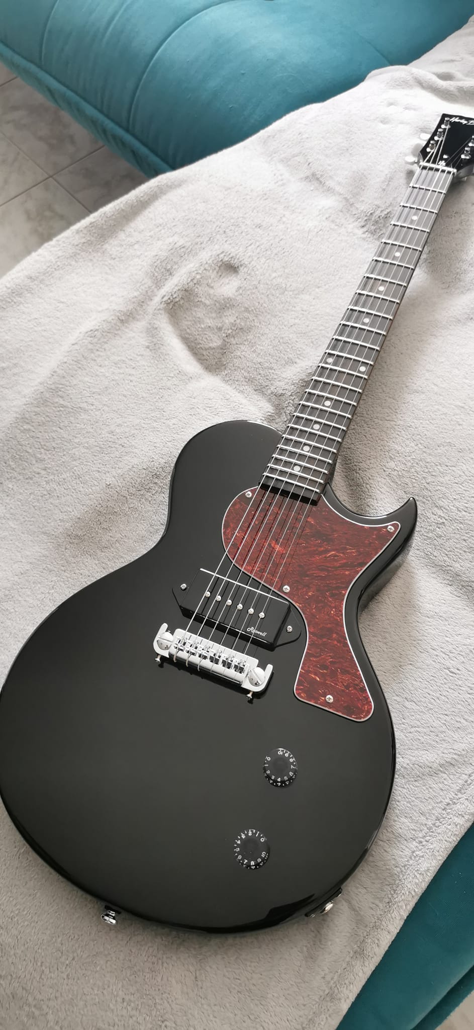 vds une LES PAUL JUNIOR Harley benton