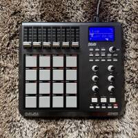 Vends Akai MPD26 + boite