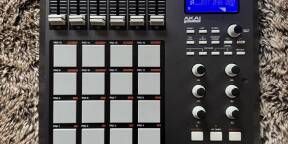 Vends Akai MPD26 + boite