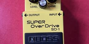 Vends pédale distorsion guitare-bass super overdrive de Boss