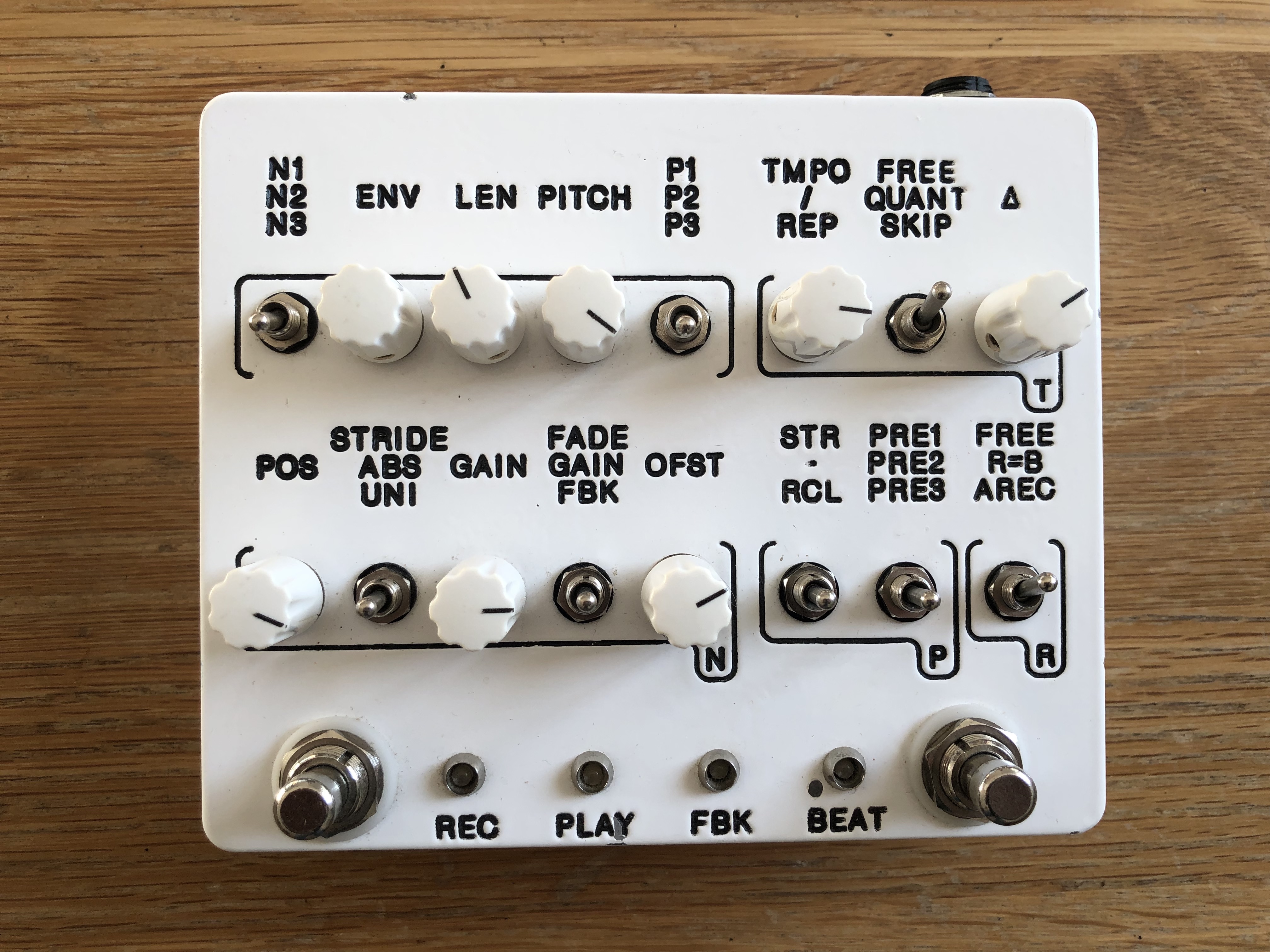 Vends 856 for Zellersasn (Montreal Assembly), le looper / delay fou 