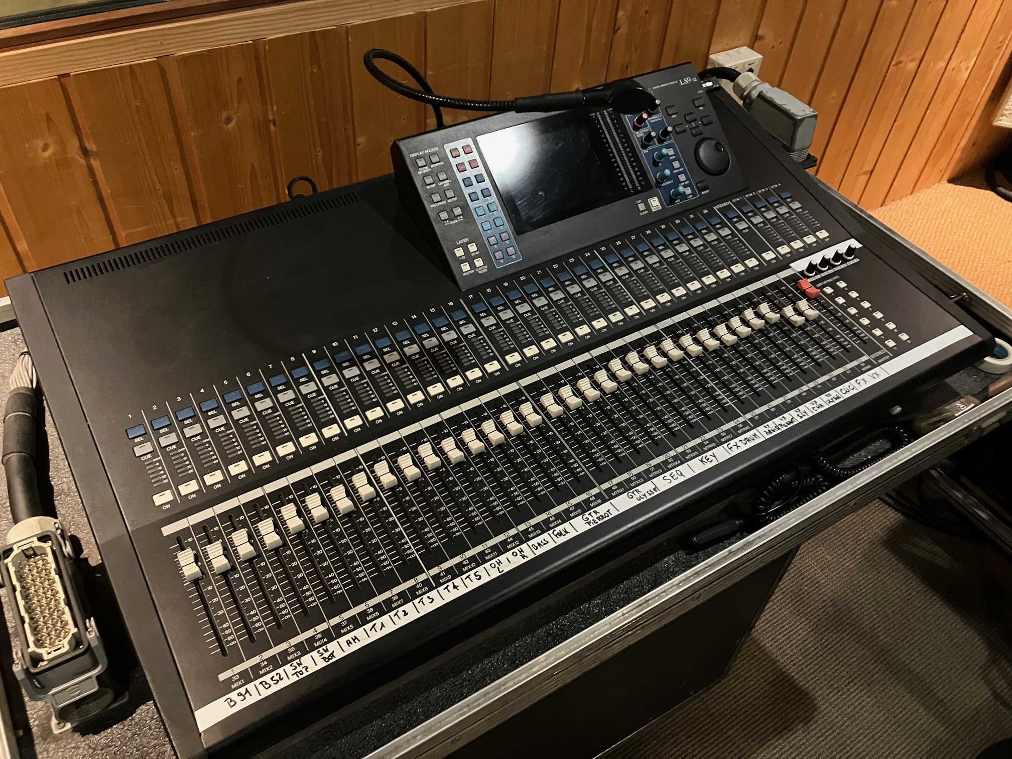 Vends 2 Consoles YAMAHA LS 9 - 32