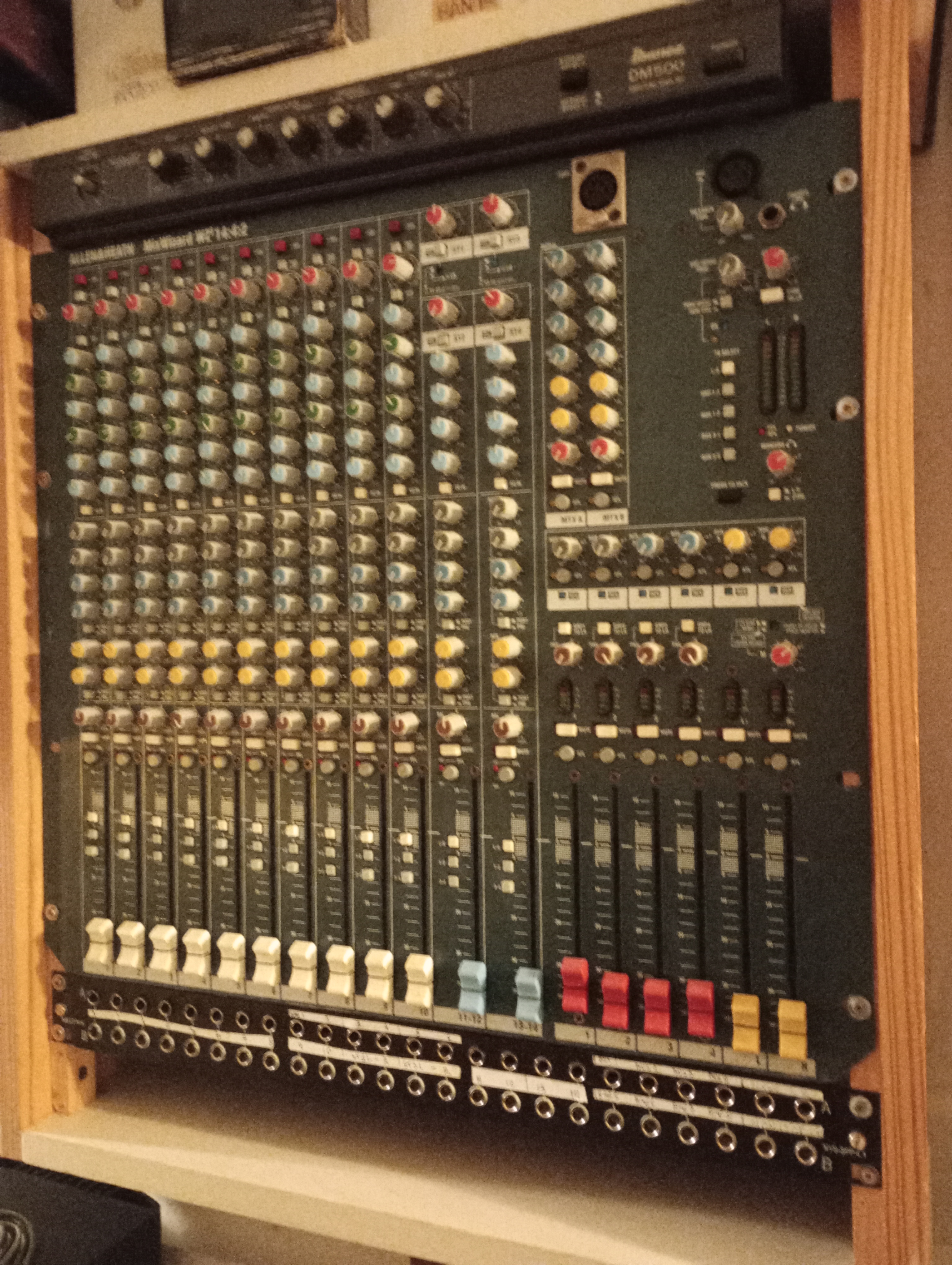 table de mixage 14 voies 