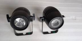 Vends 2 projecteurs Cameo Q-Spot 40 RGBW Black en très bon état