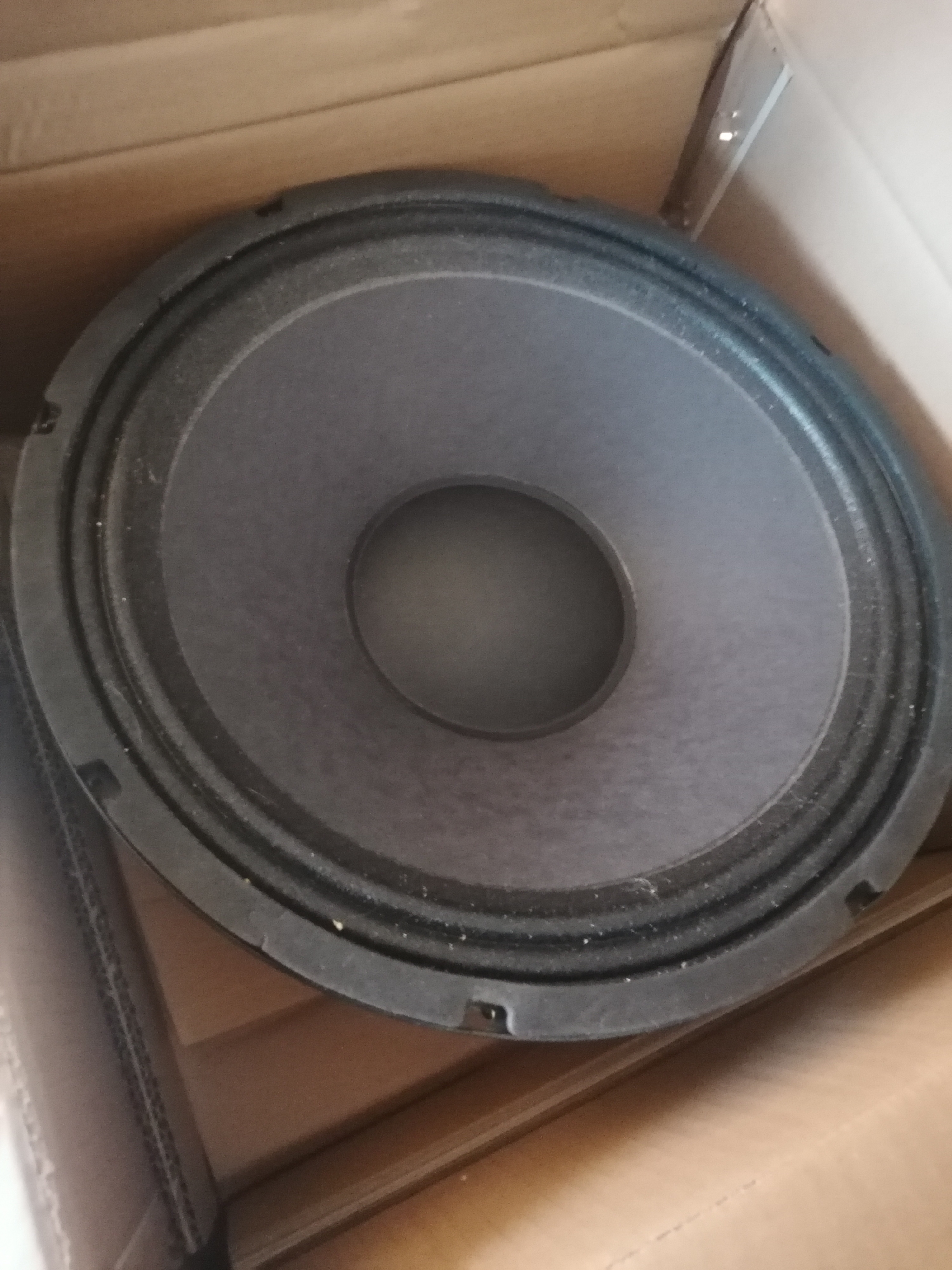 Fane Sovereign 15-400 (28317)