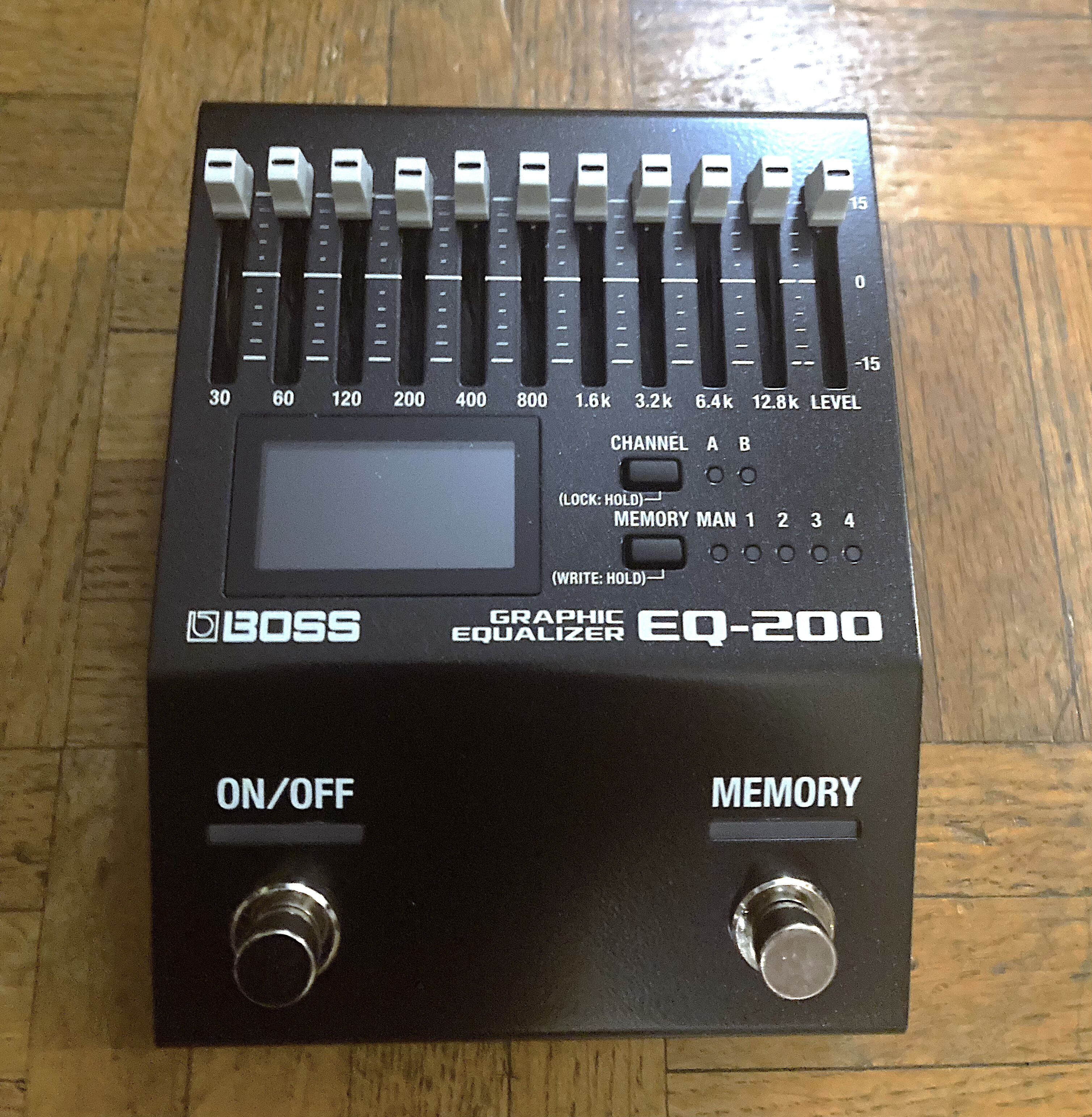 Boss EQ-200 comme neuf