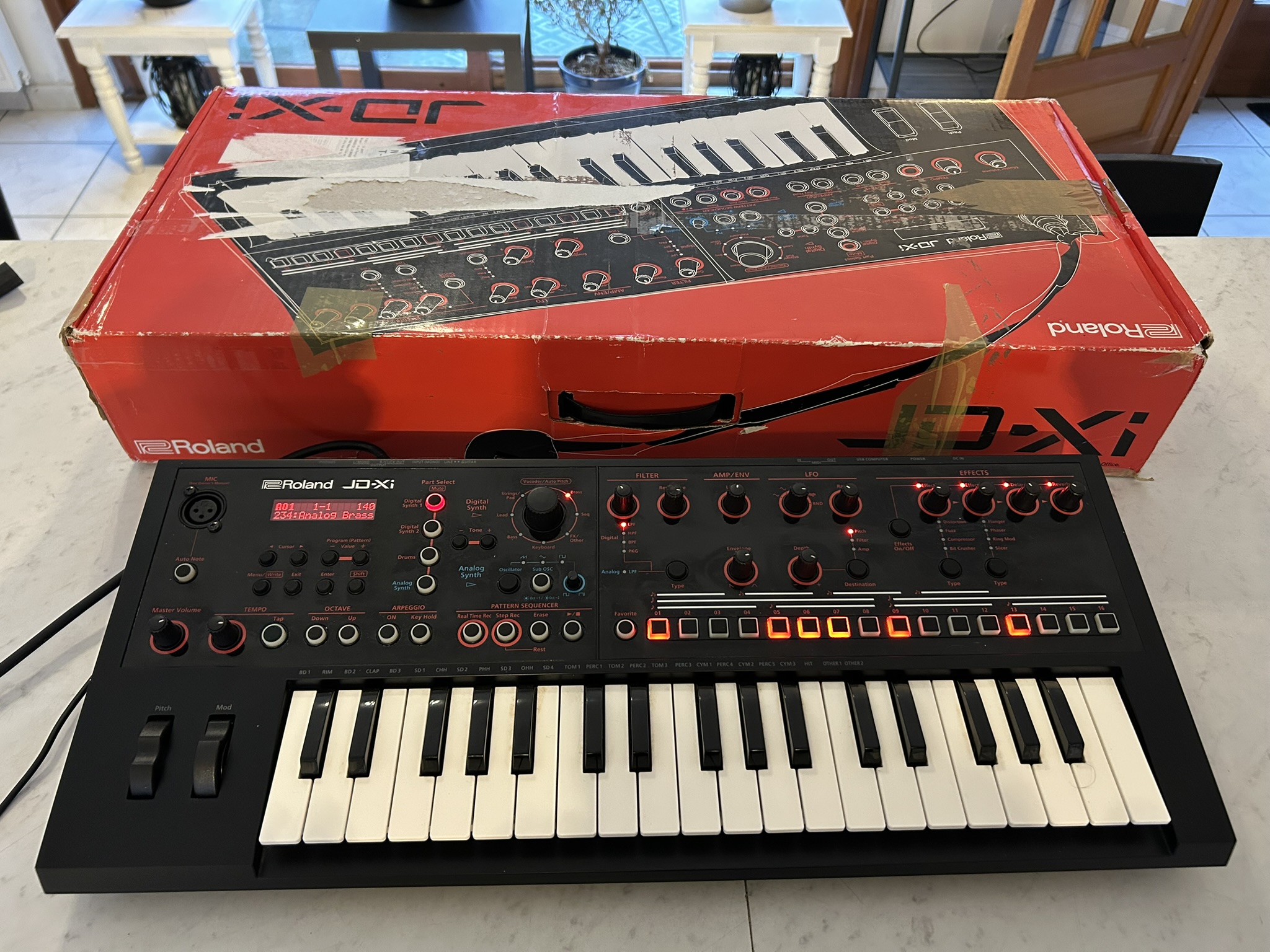 Roland JD XI