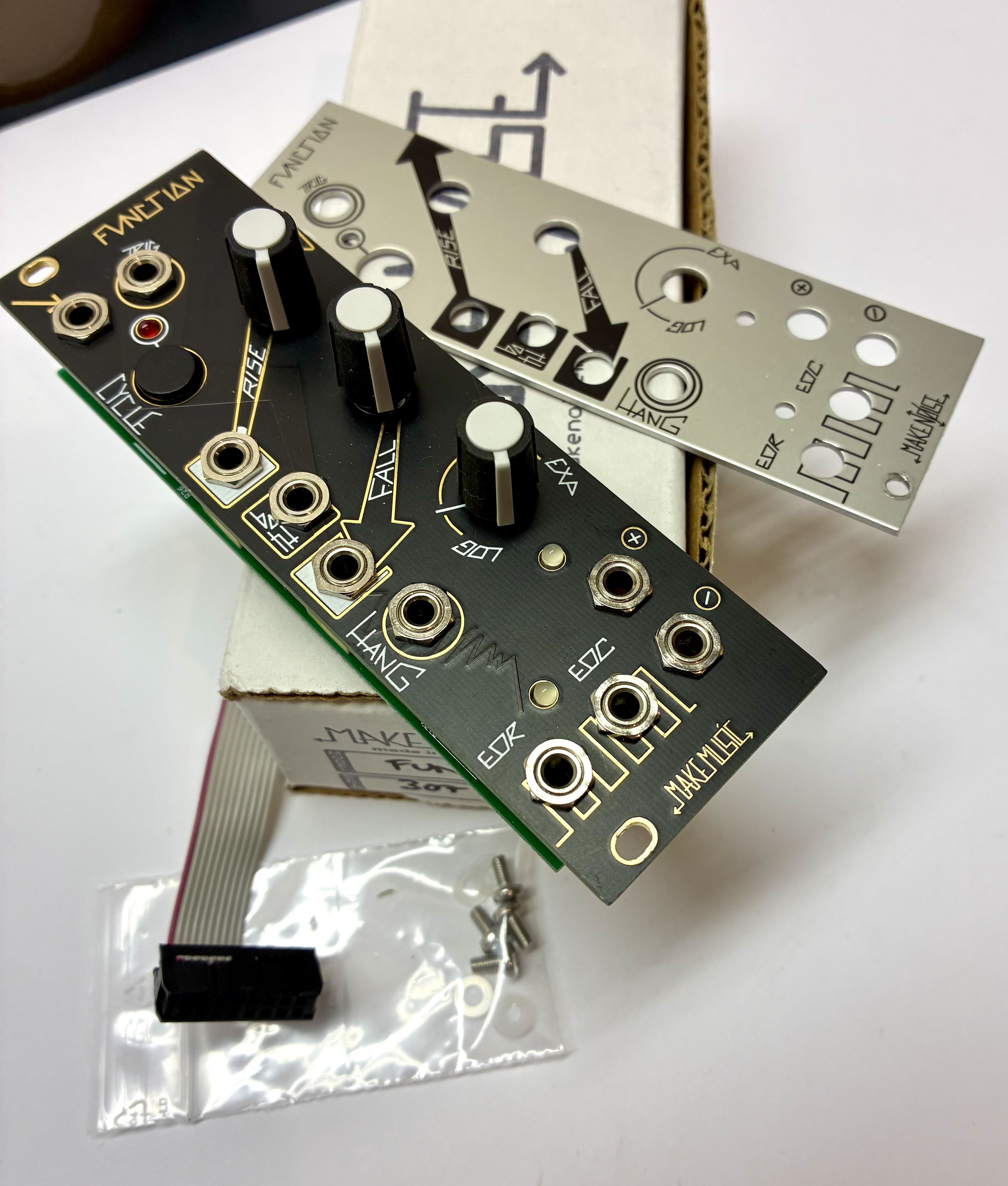 VENDS Make Noise Function face alu d'origine MN et face noire et or AudioParasites (idem MN black+gold)