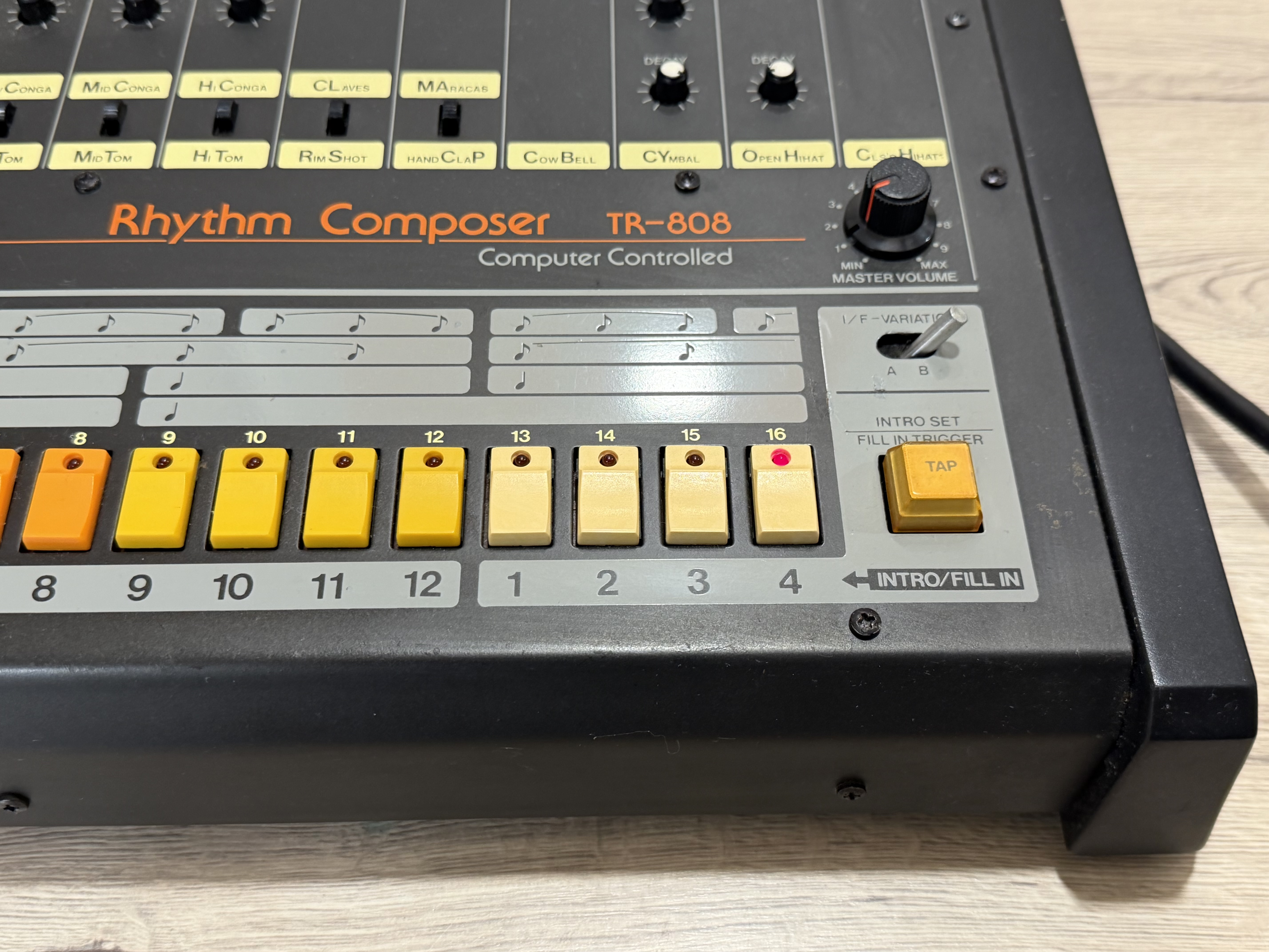 Roland TR-808 (87008)