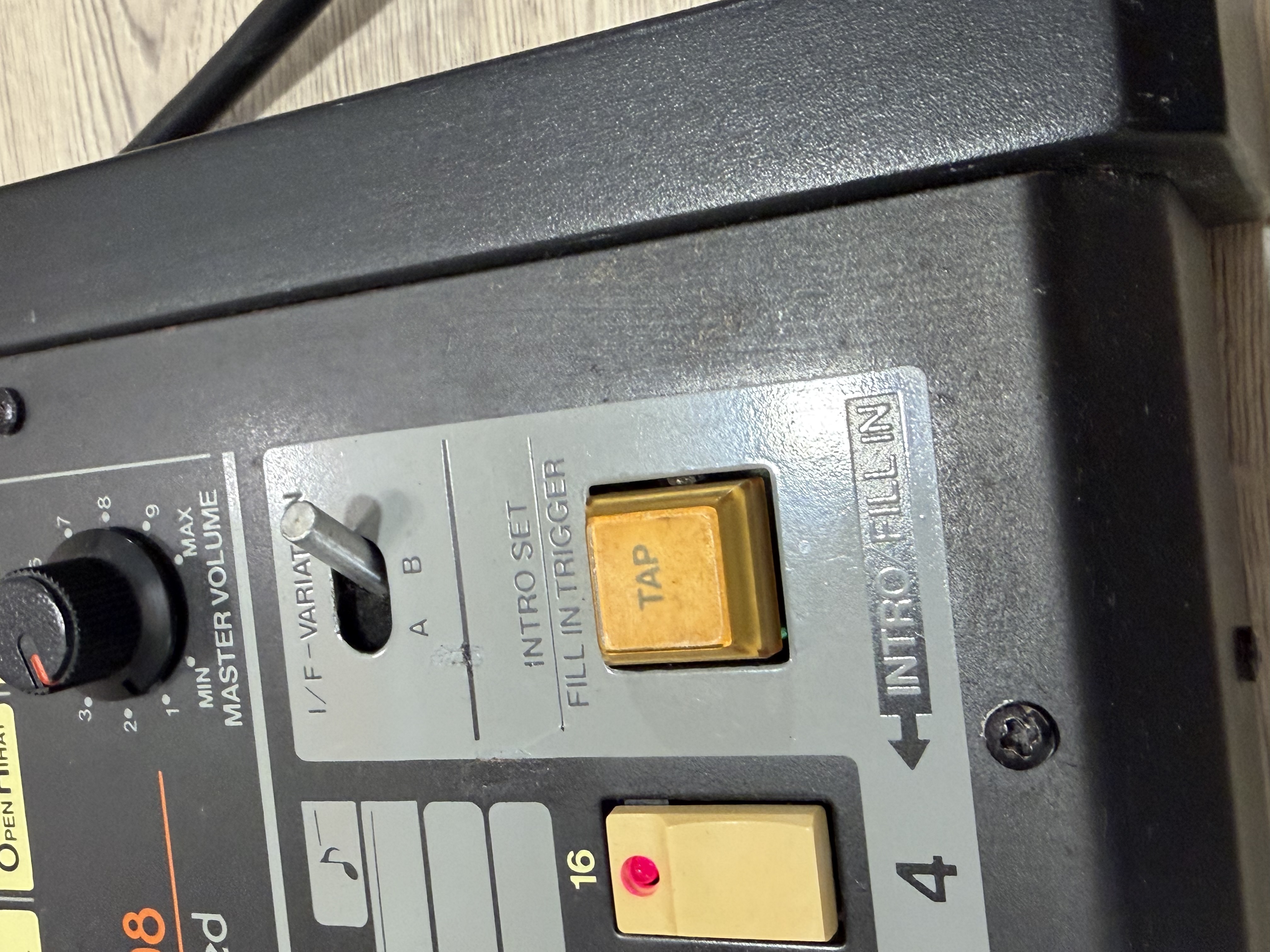 Roland TR-808 (36762)