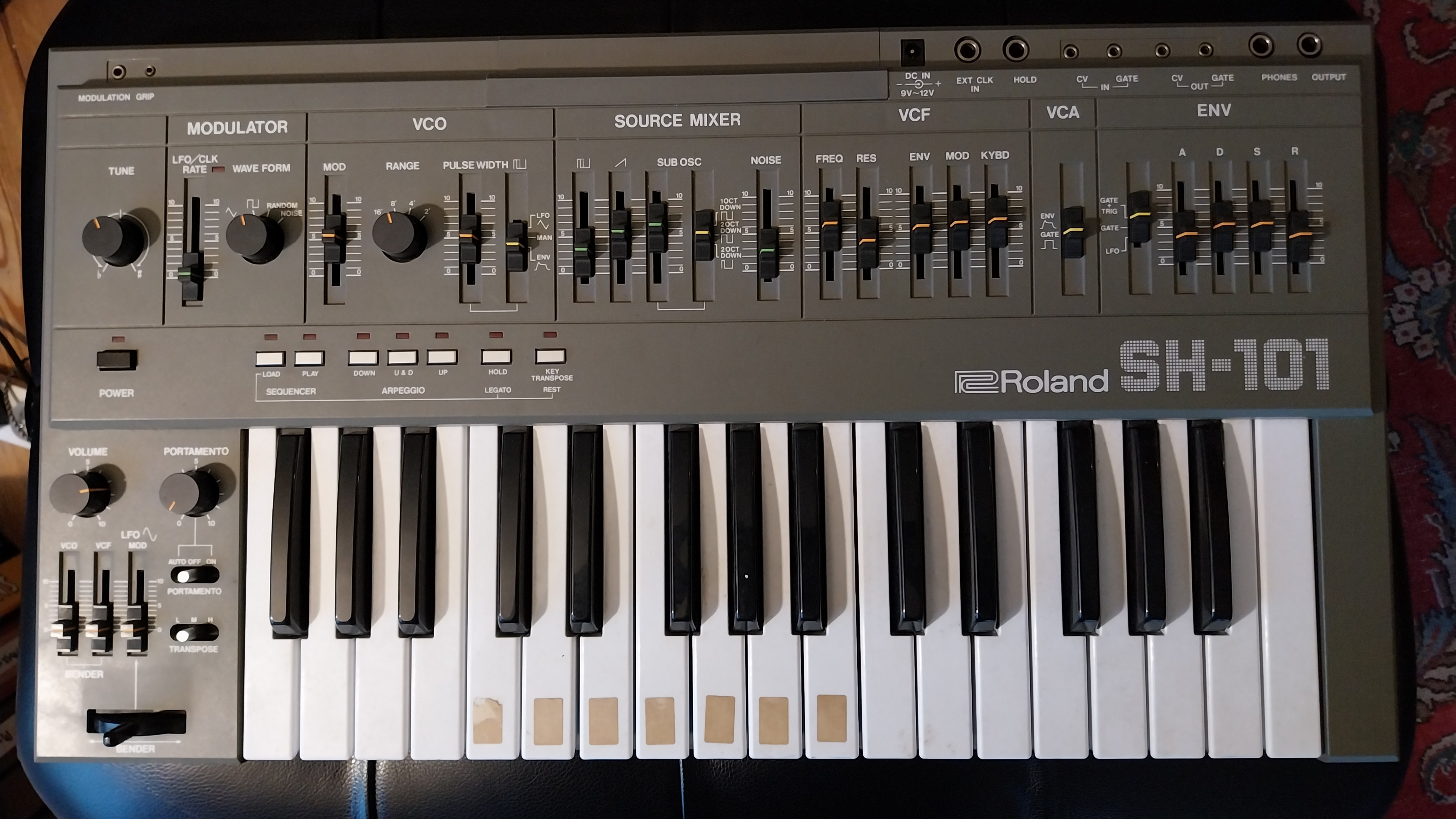 Vends Roland SH101