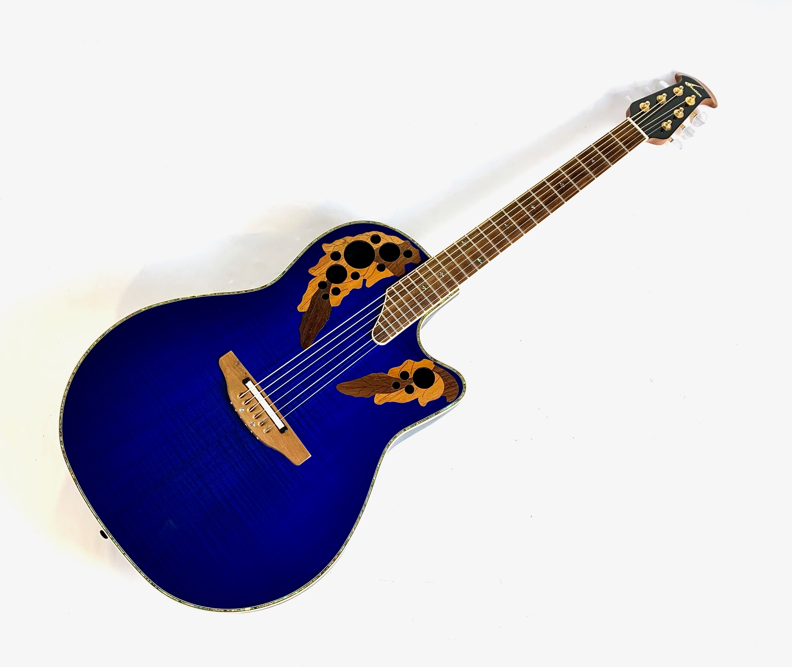 Ovation Celebrity Deluxe CDX44 Transparent Blueburst 