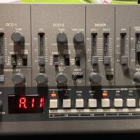 Vends JX-08 avec son stand bureau DK-01.