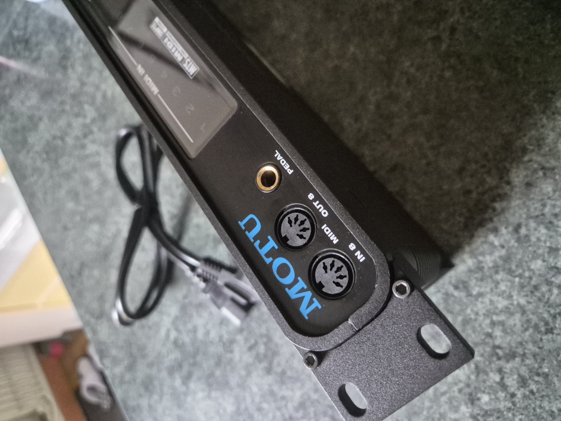 MOTU MIDI XPRESS XT 2011
