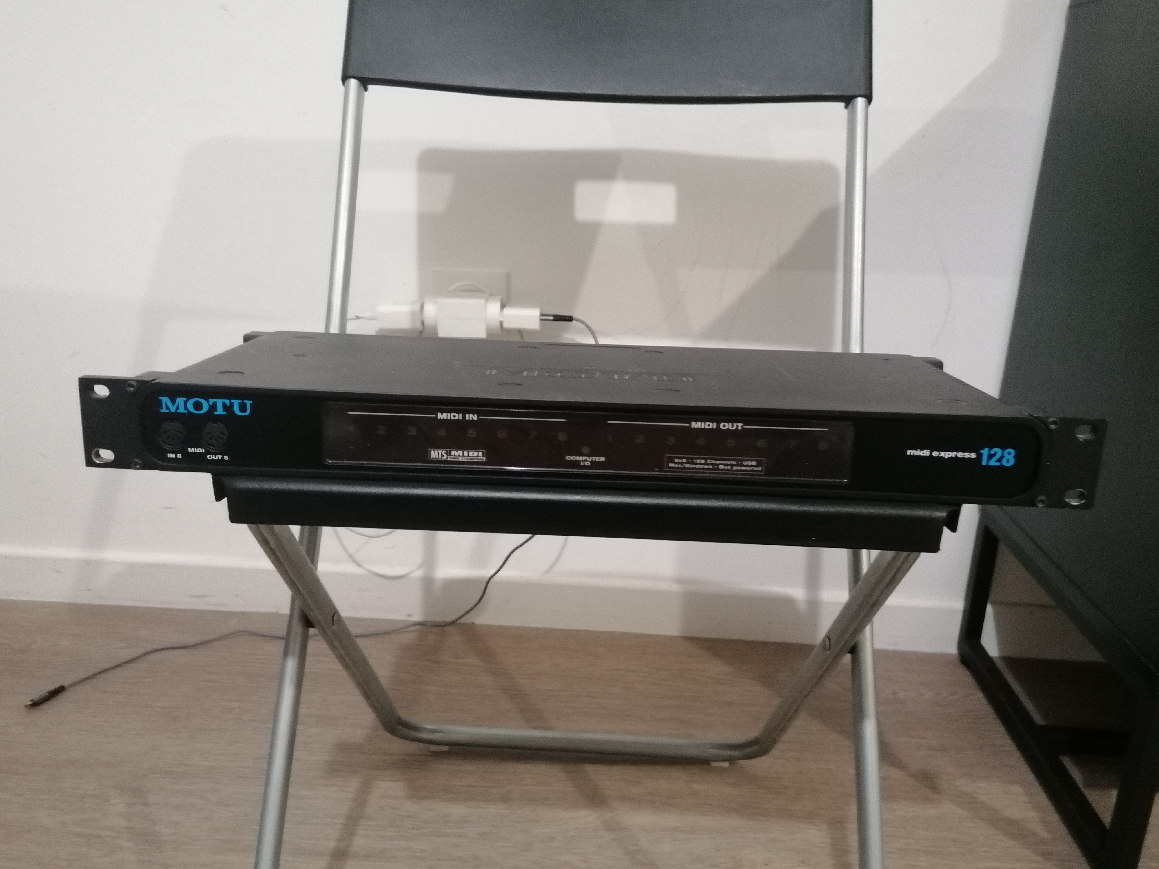 MOTU EXPRESS 128