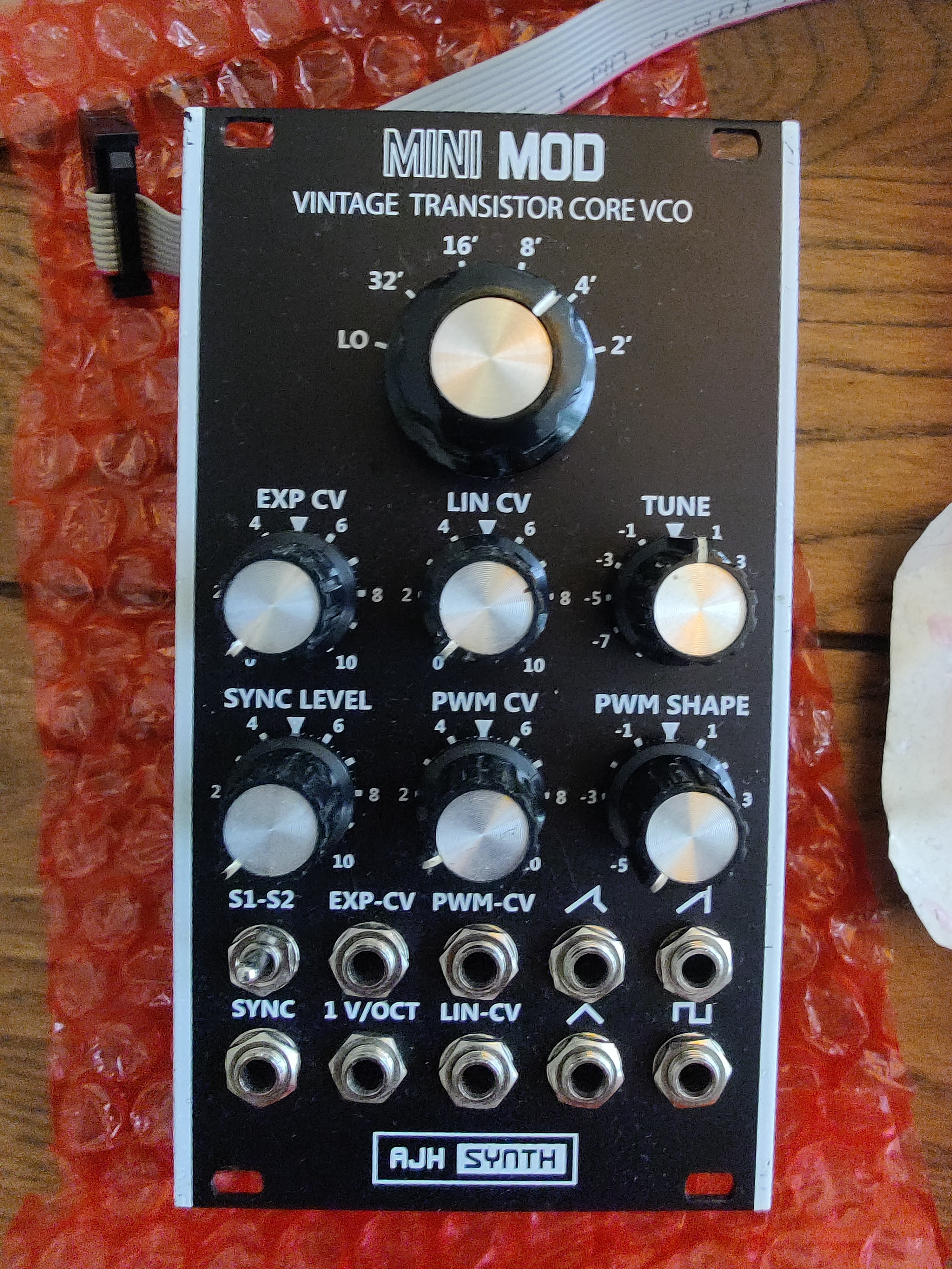 Vends AJH Synth Vintage Transistor Core VCO (noir black)