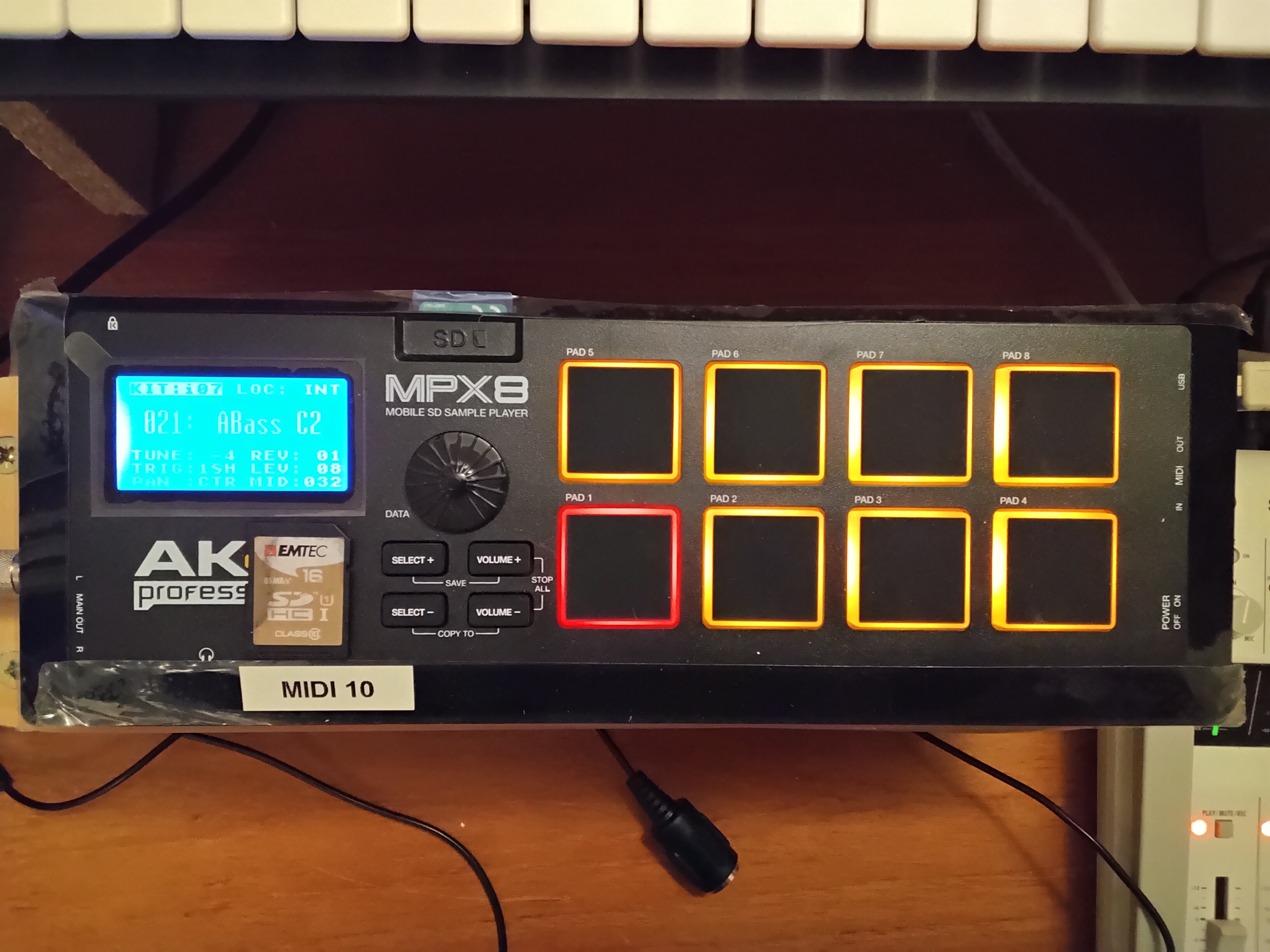 Vends Akai MPX8