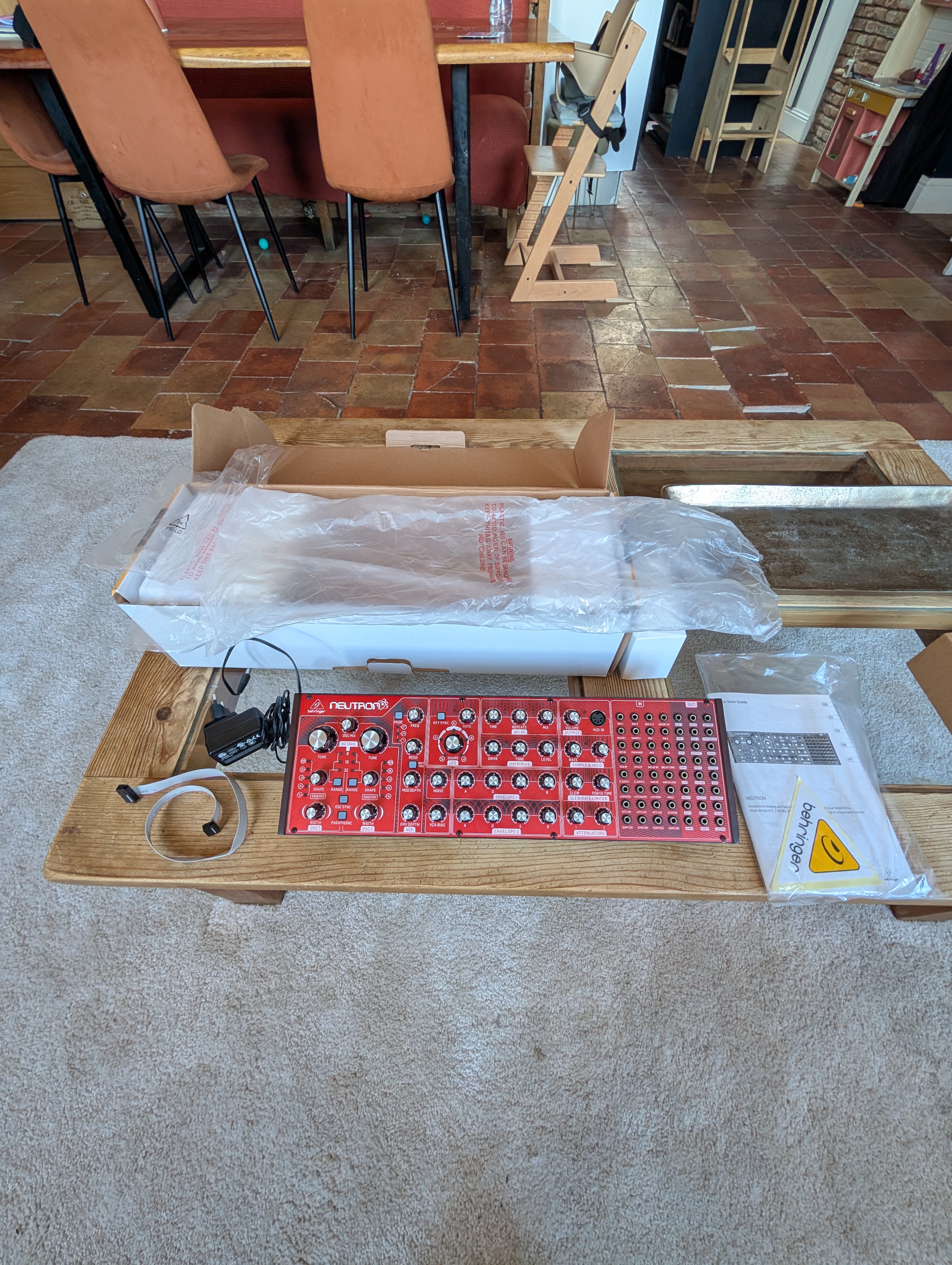 Vends behringer neutron