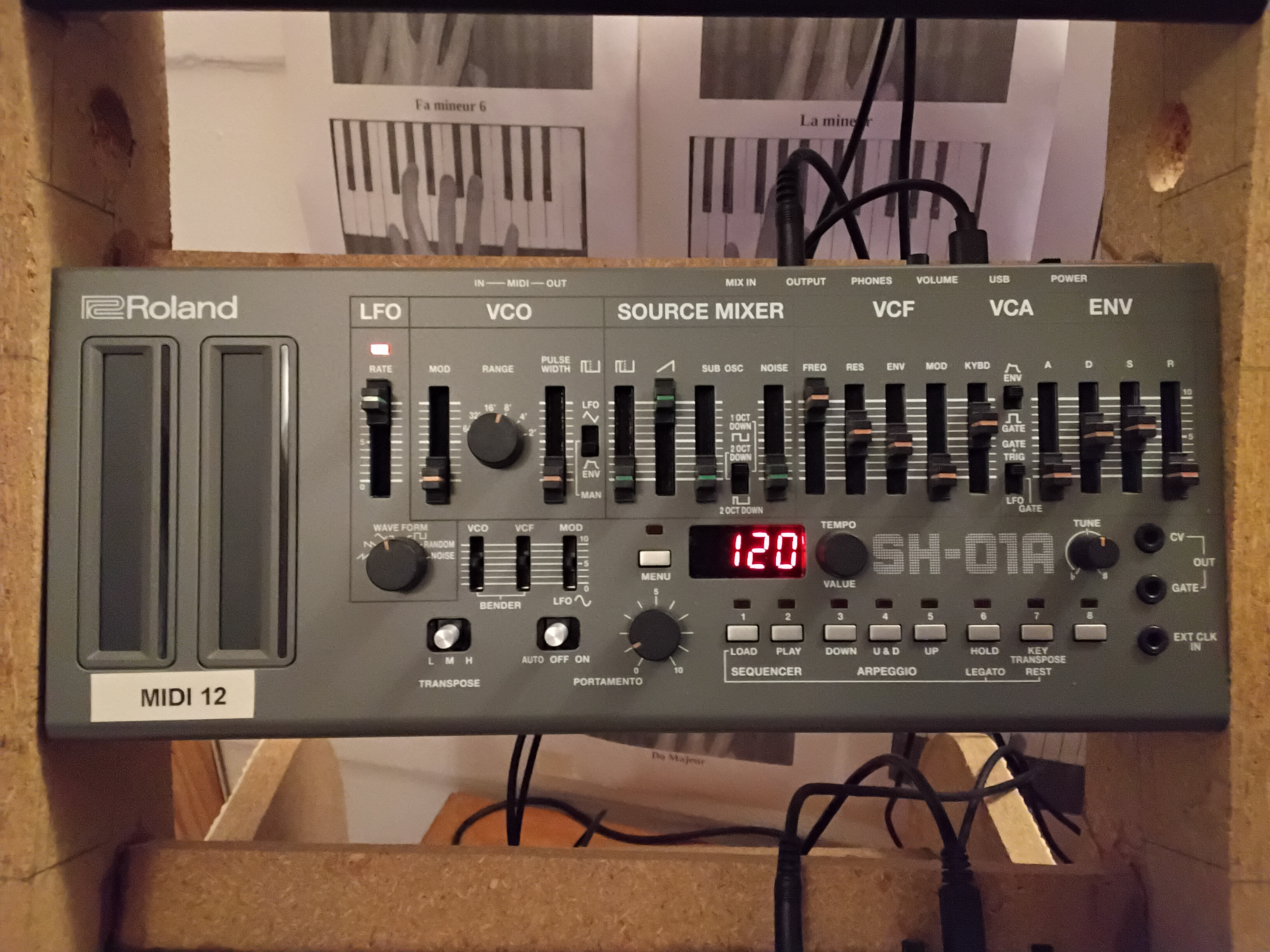 Vends Roland SH-01A