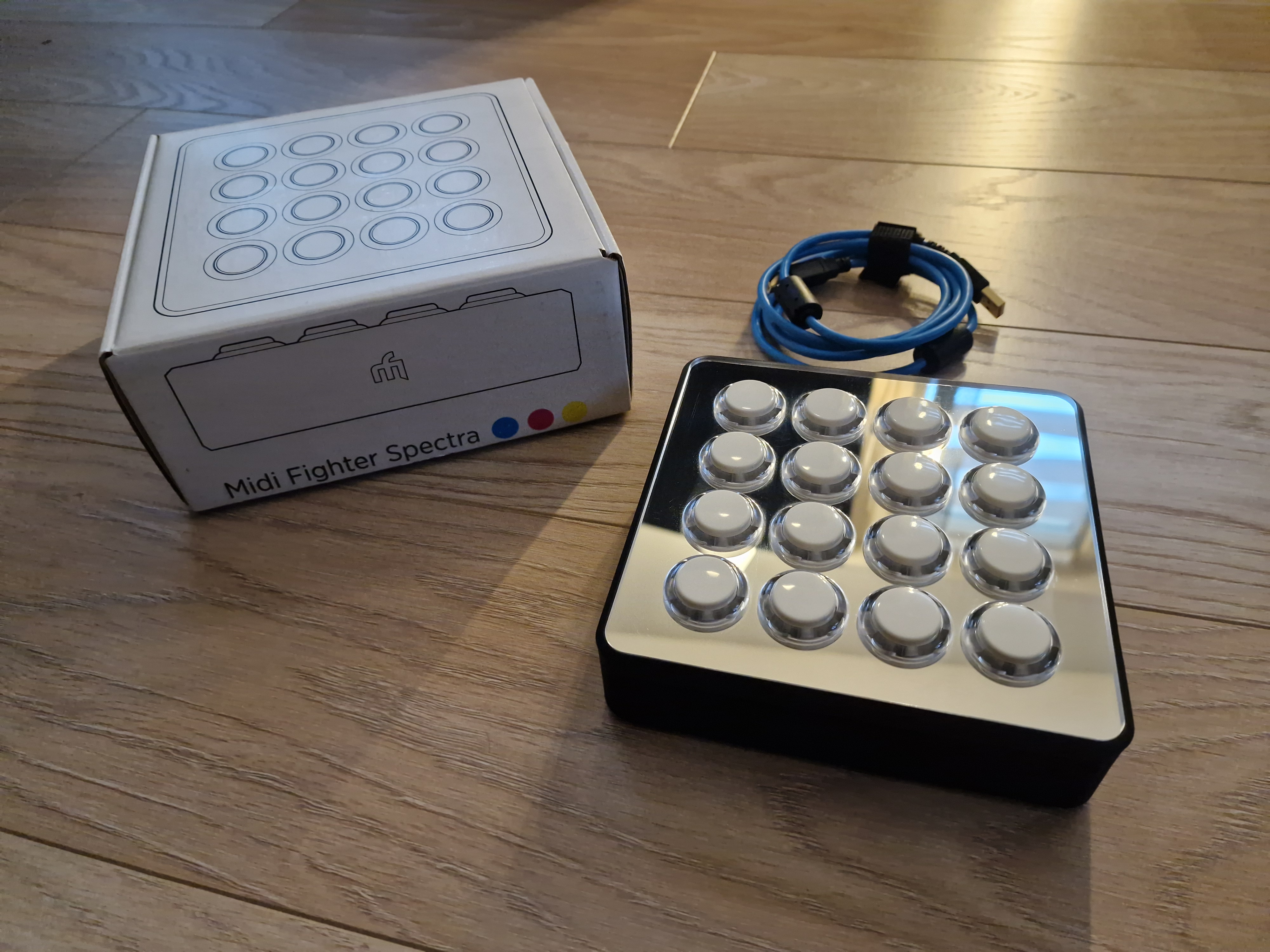 Vends MIDI Fighter Spectra mirror/blanc (neuf)