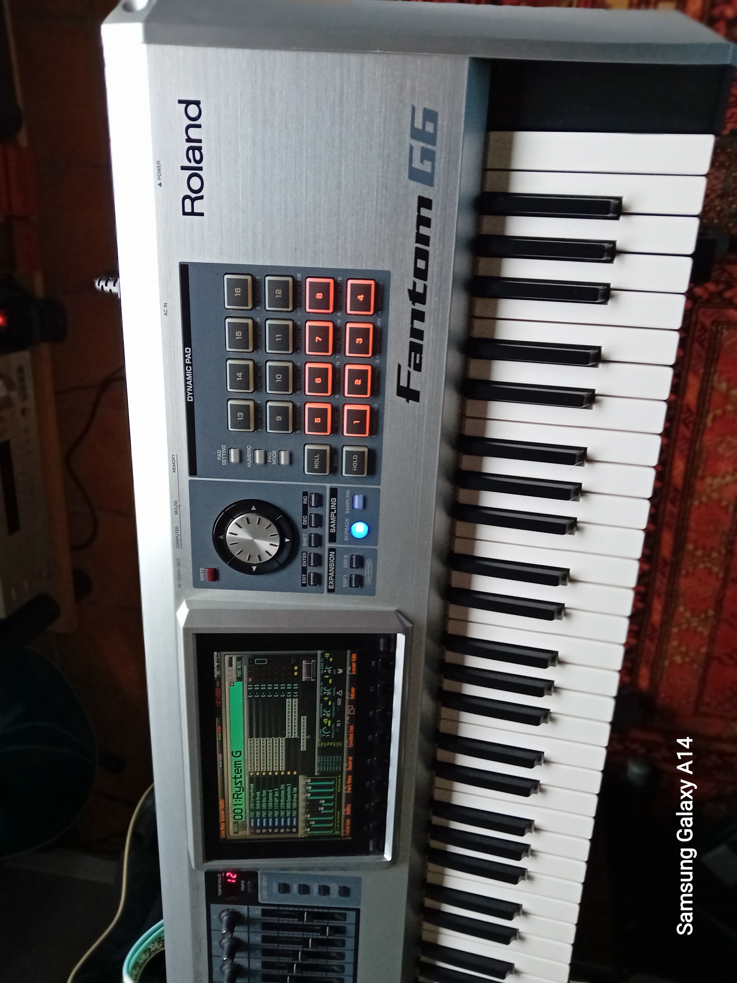 Vds Roland Fantom G6. Parfait état de fonctionnement