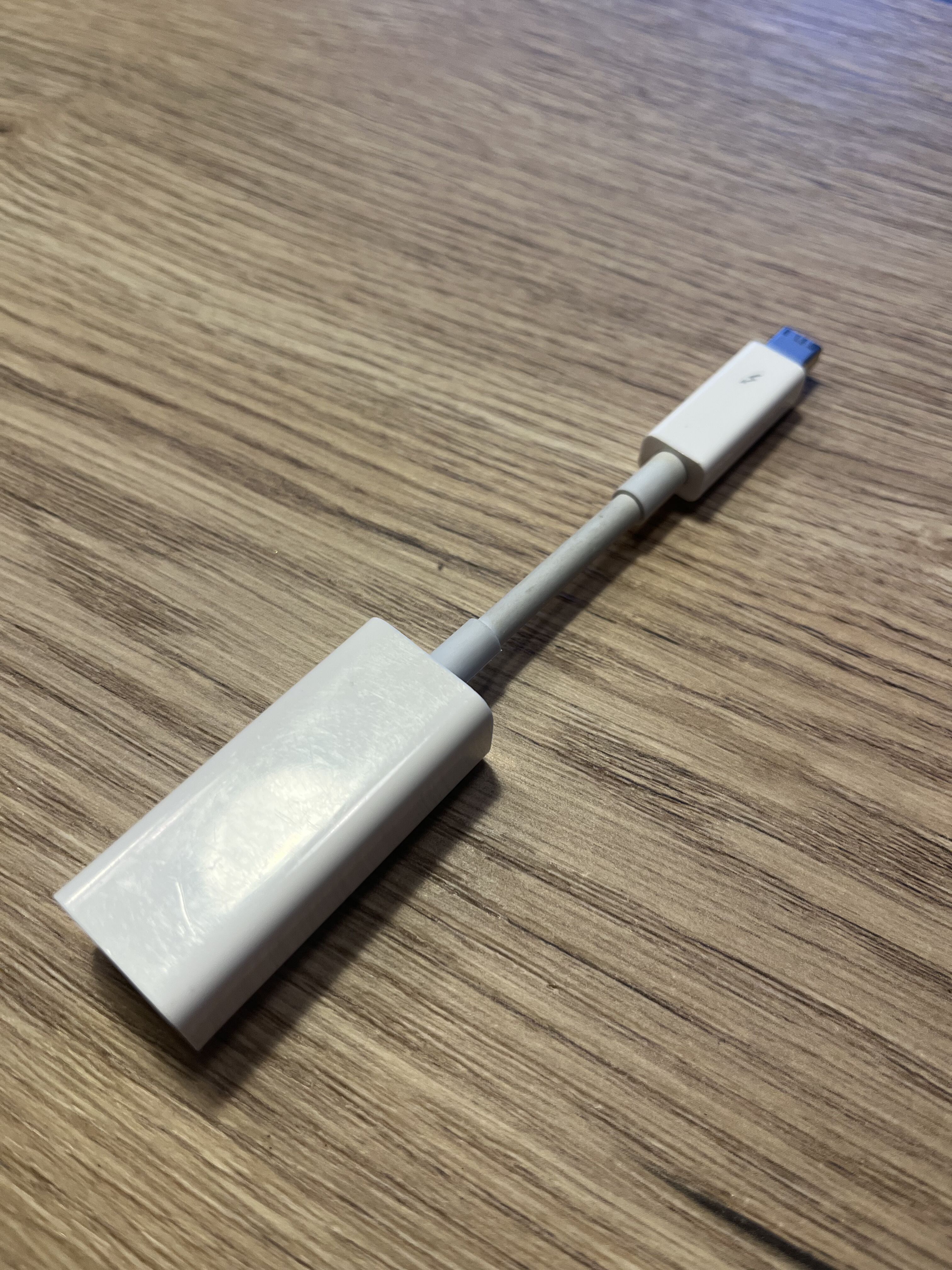 Adaptateur Apple Thunderbolt 2 vers Firewire 800