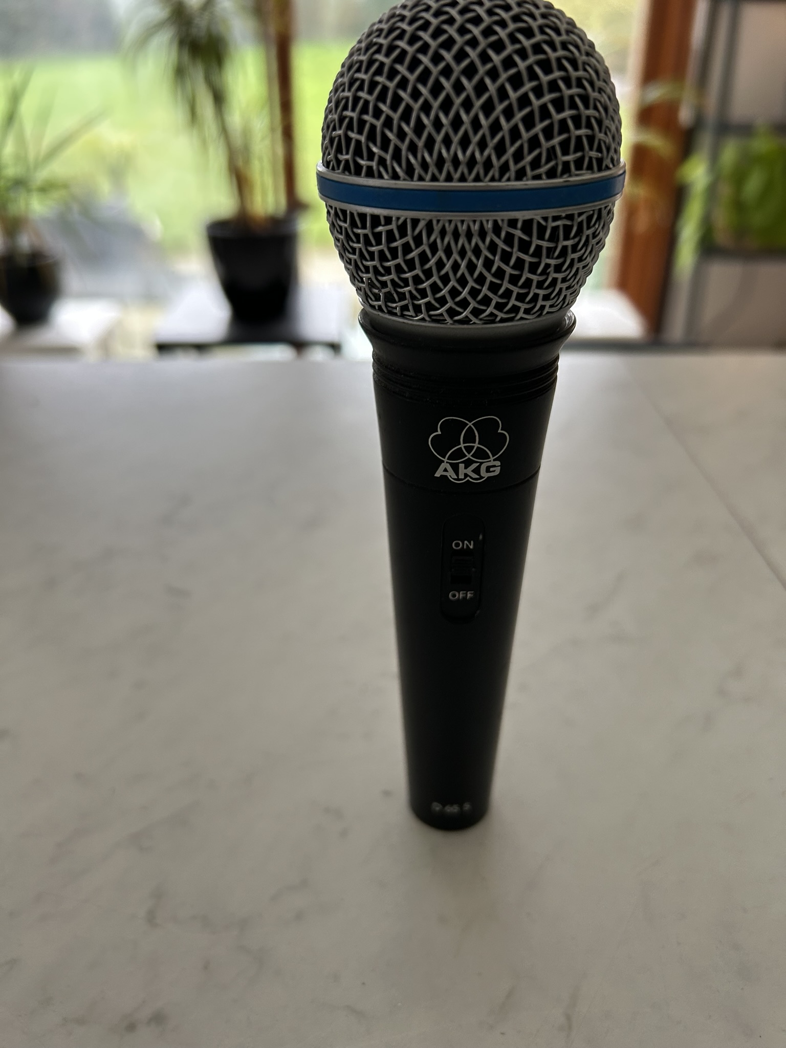 AKG D 65S