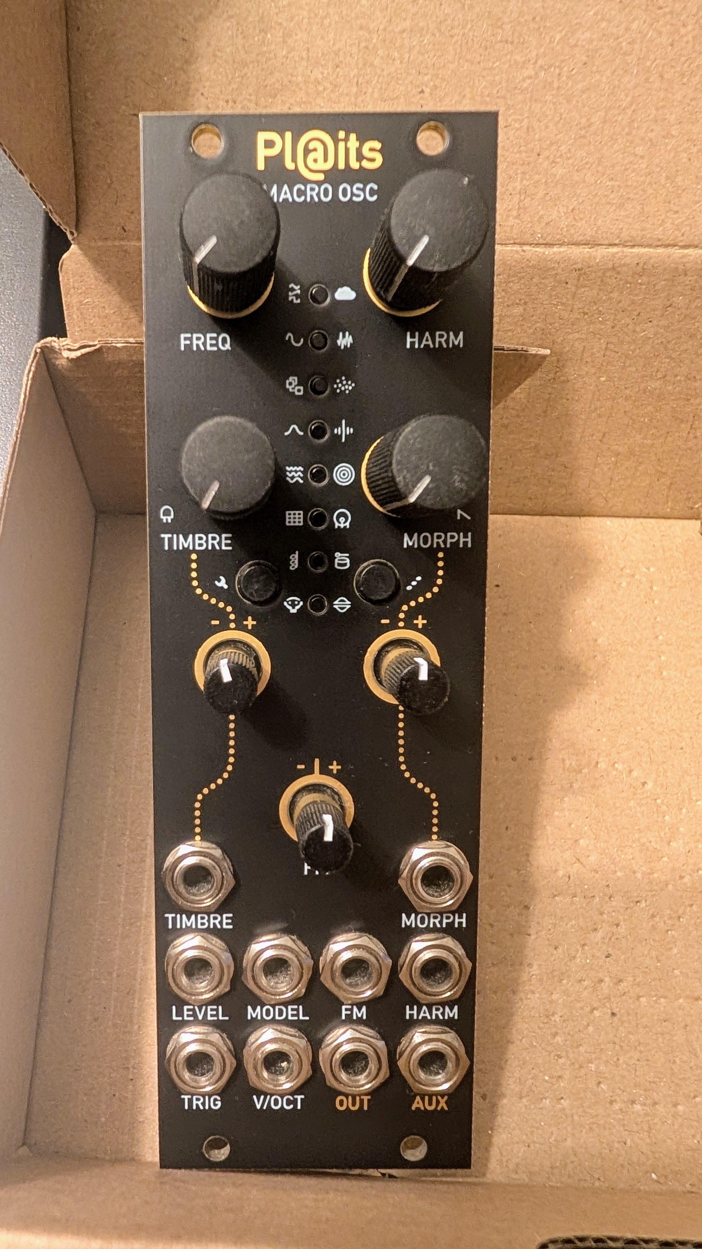 Vends Beehive (clone Mutable Instruments Plaits) – 8HP – excellent état