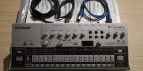 Vend Roland TR-06 Drumatrix