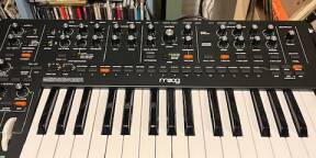 Moog messenger peu servi