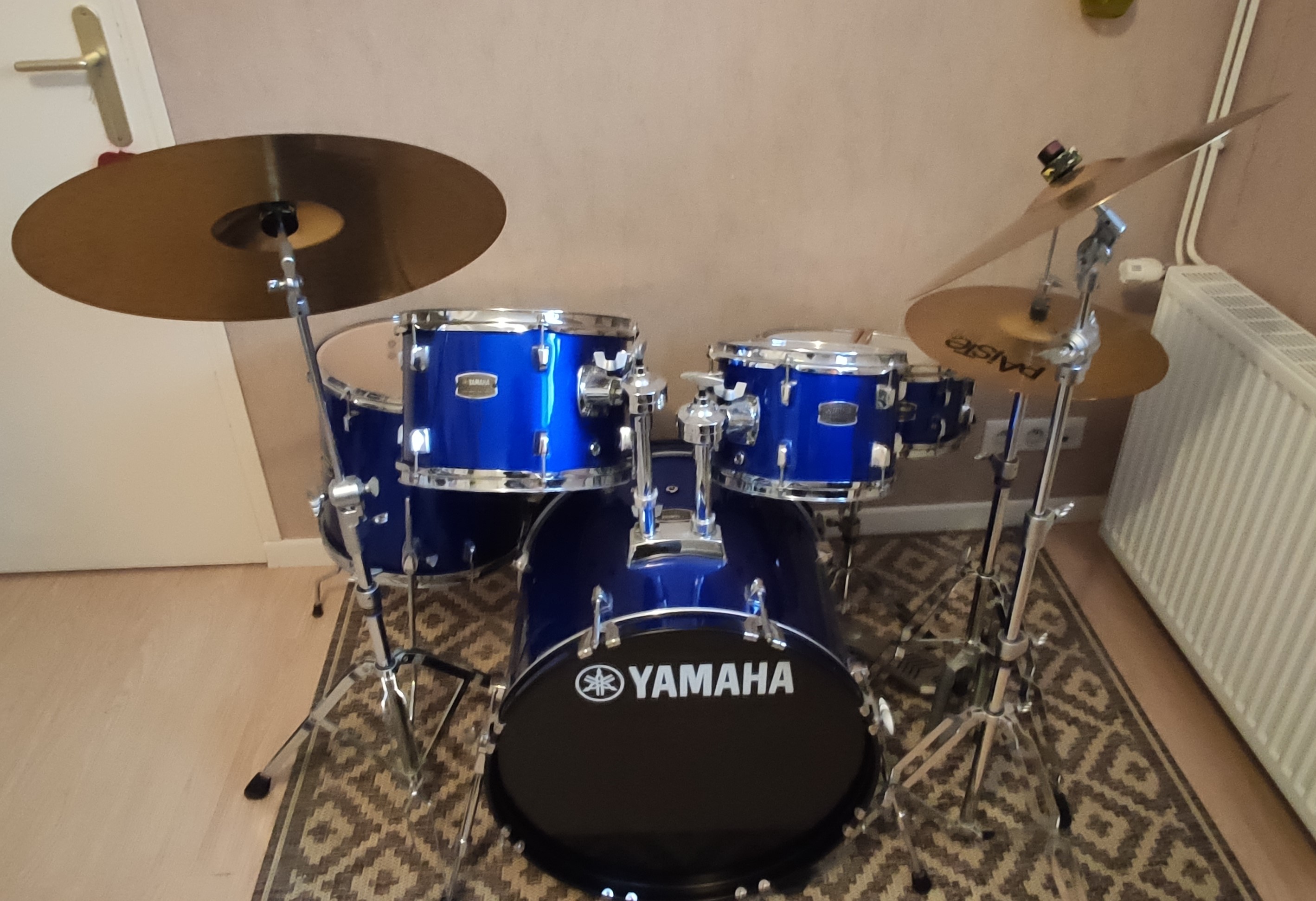 Vends Batterie Yamaha Rydeen Bleu TBE - set complet avec cymbales Paiste