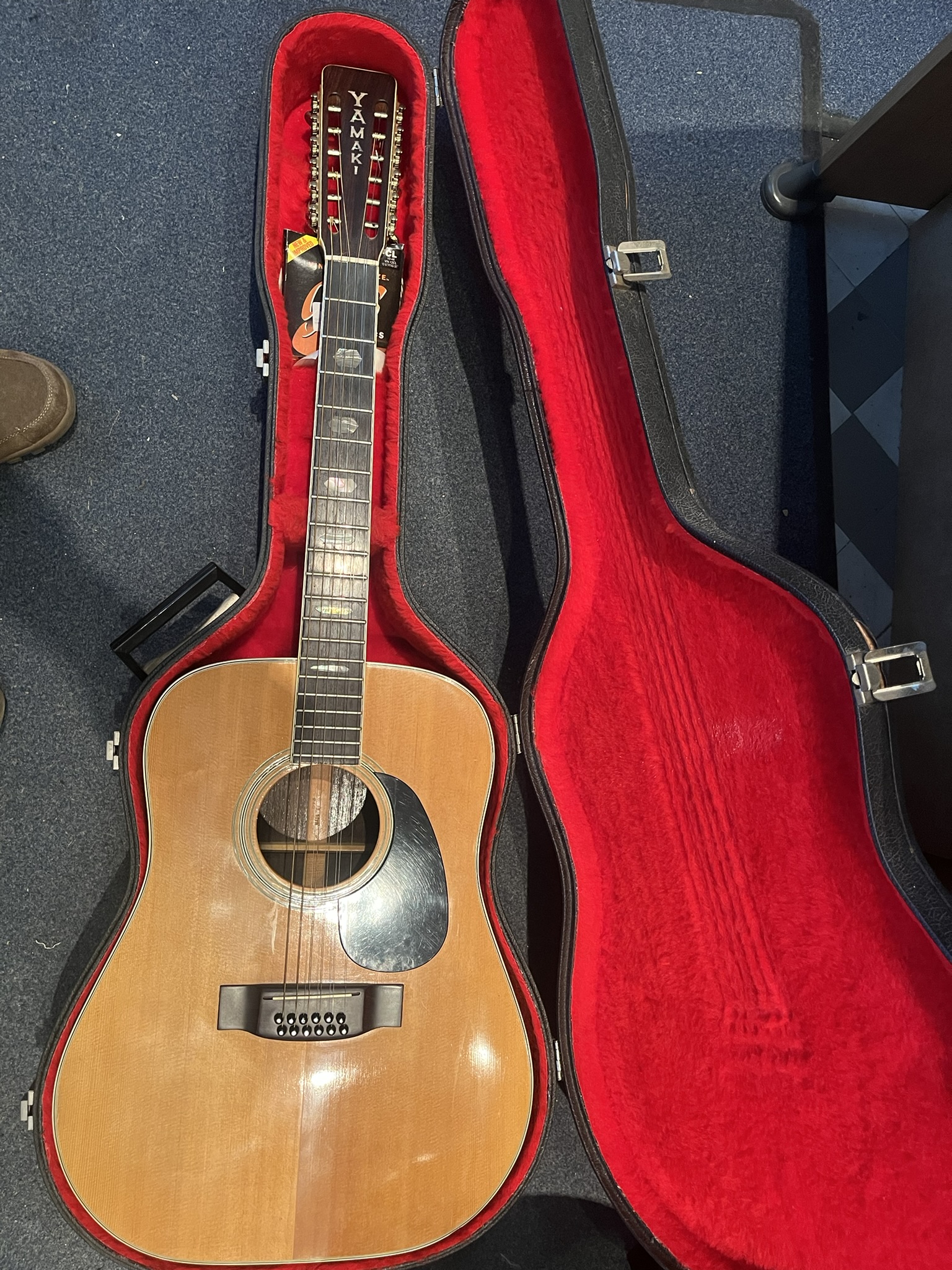 Vends 12 cordes Yamaki (Japon) année 70