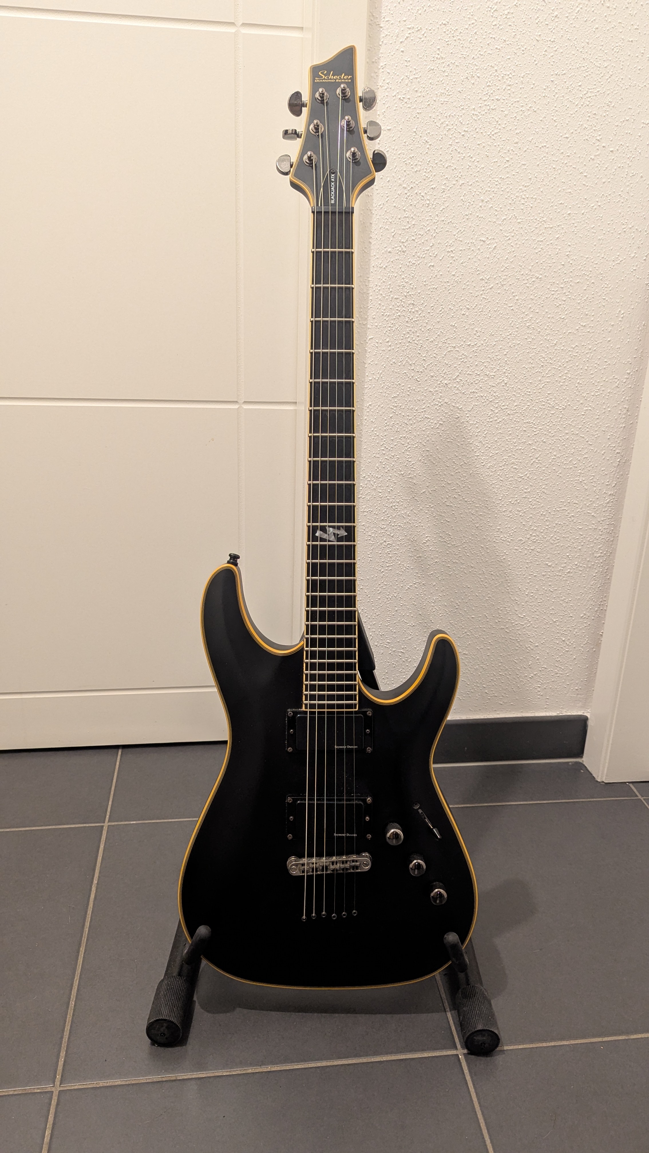 Vends SCHECTER BLACKJACK ATX C-1