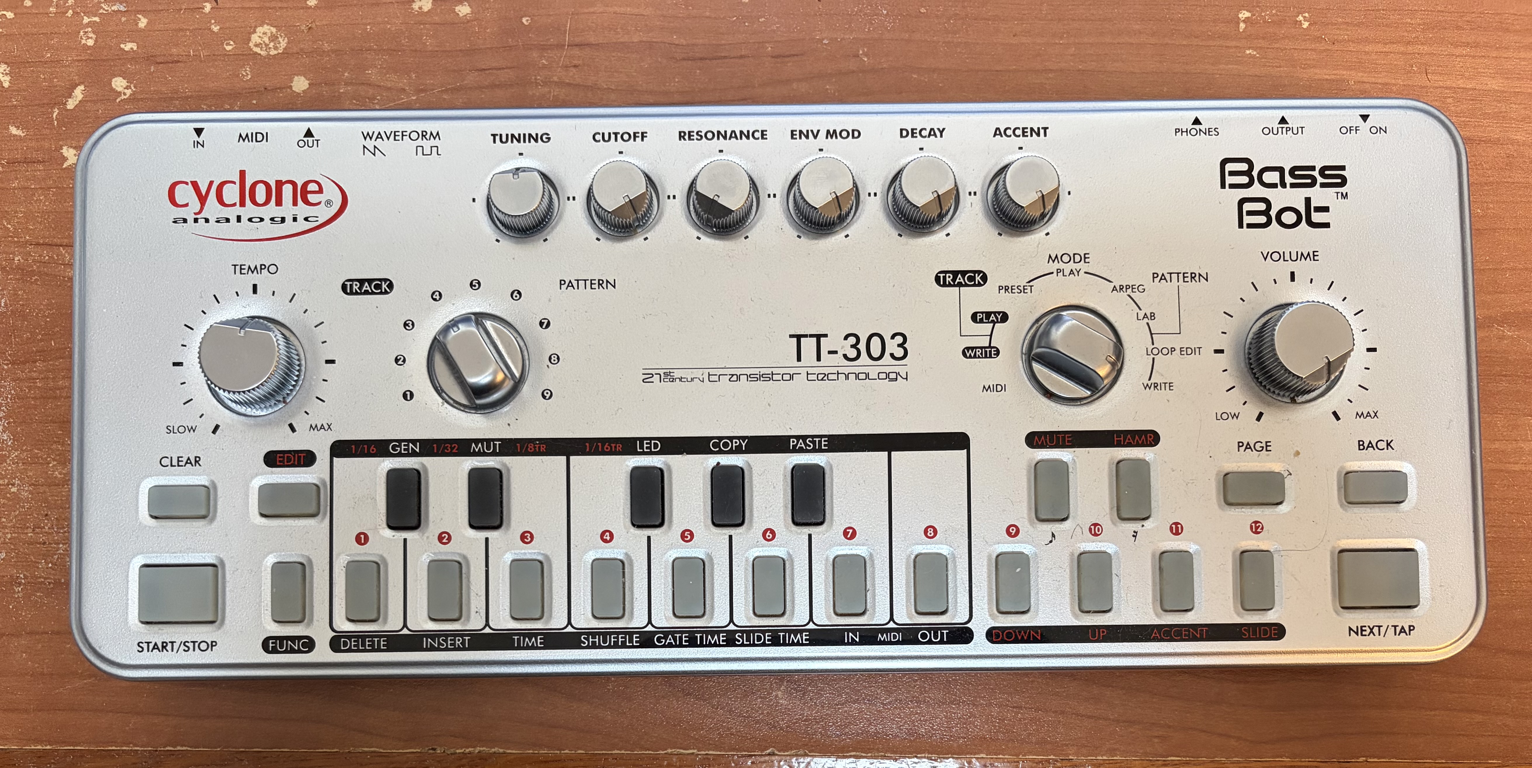 Vends Bass Bot TT-303 V2